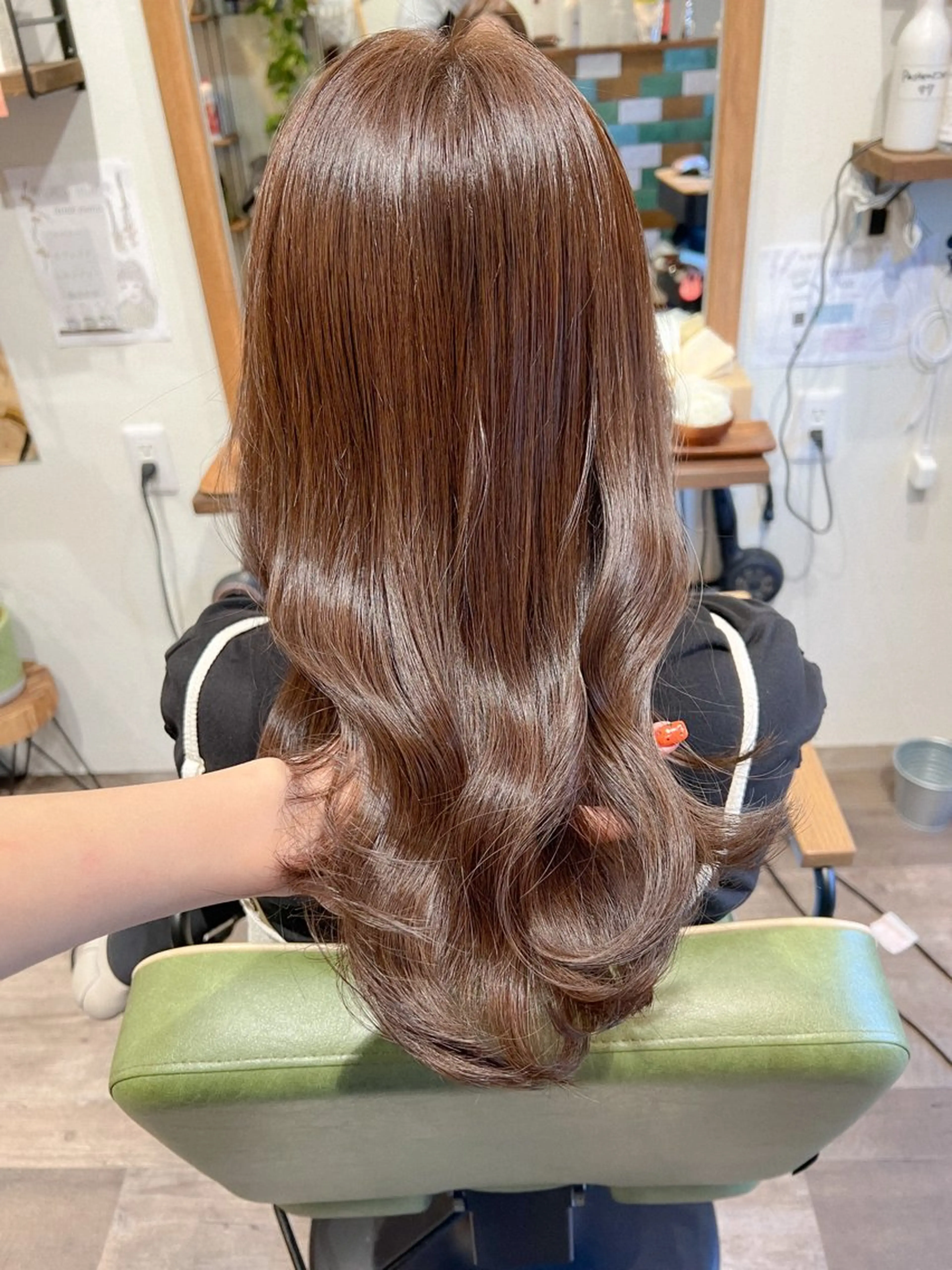 セミロング カラー ベージュカラー ブリーチ ブラウンカラー ブリーチなしカラー オリーブベージュ カラーパティシエ facce🌼ikoのヘアスタイル