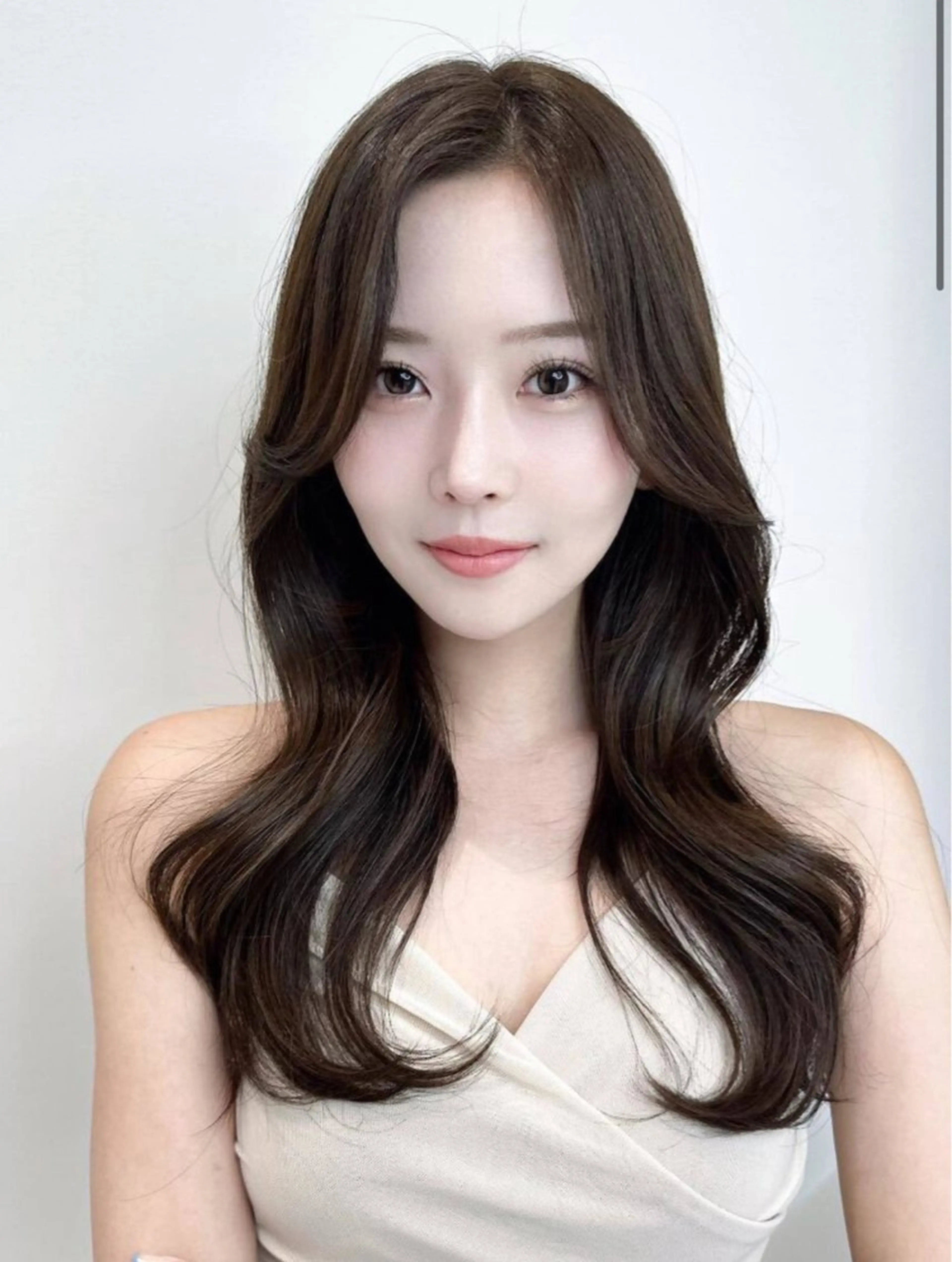 ロング カラー 伊藤 優里のヘアスタイル