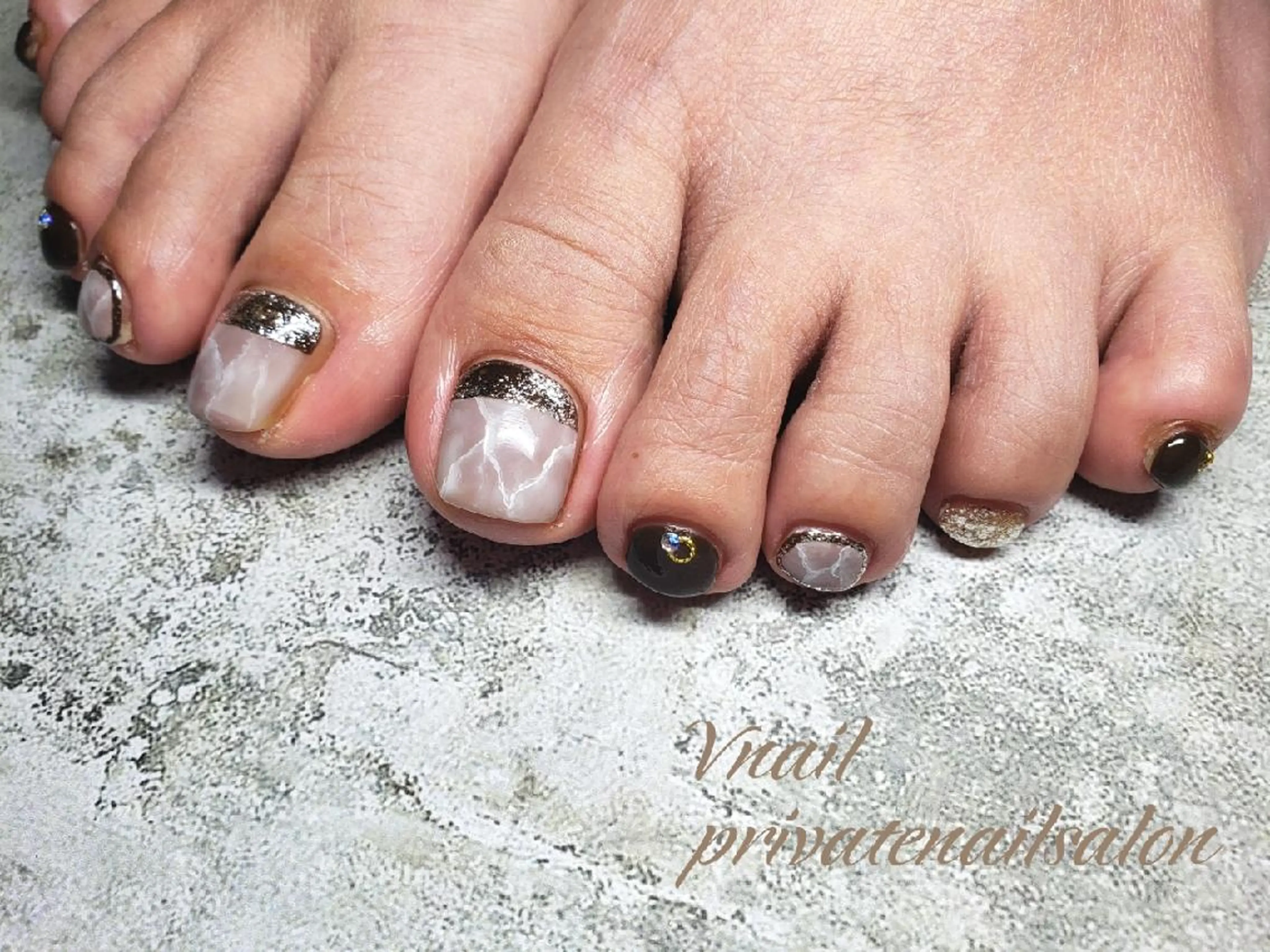 ネイル フットネイル V. nailのネイルデザイン