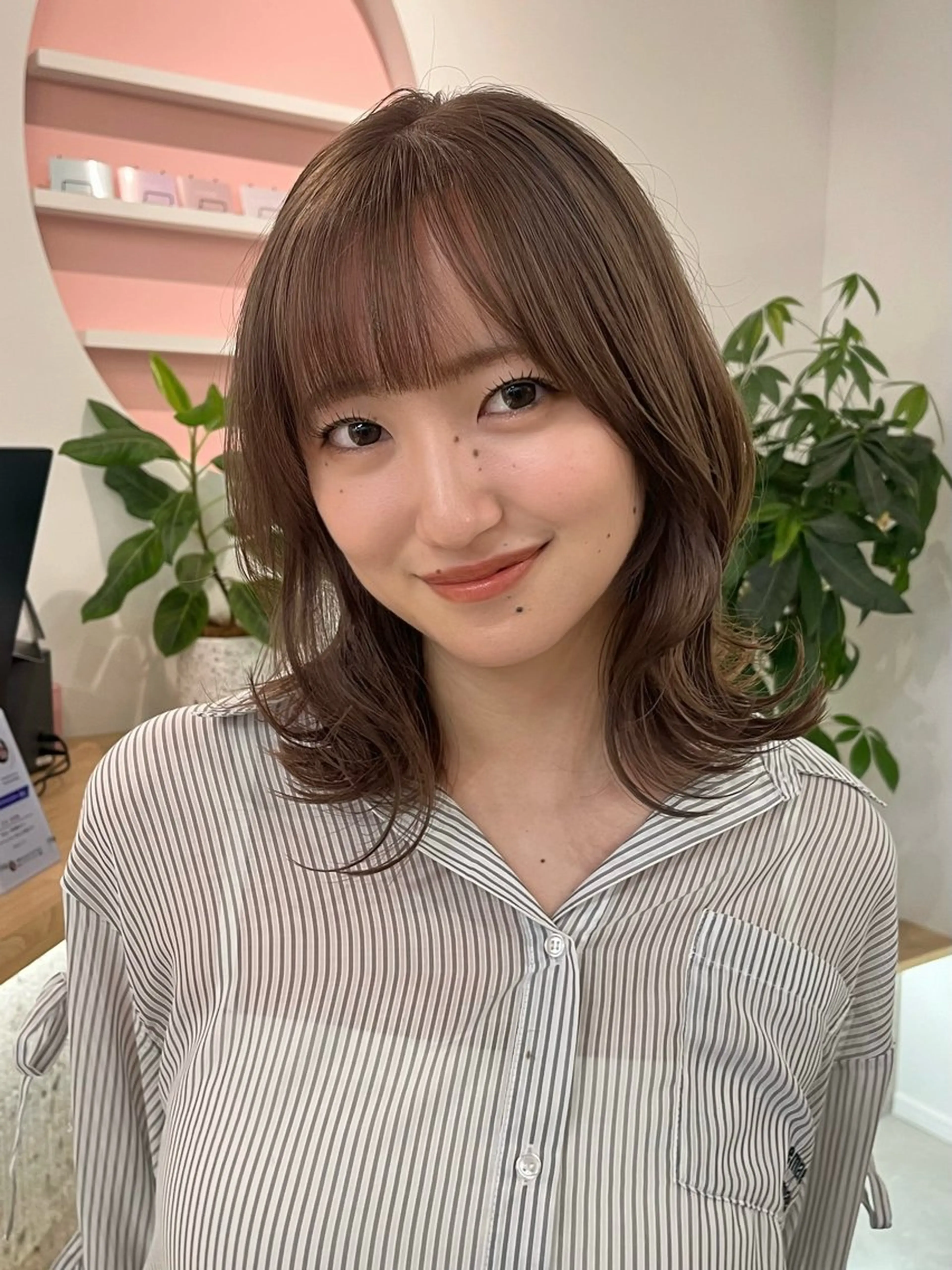 ミディアム ヘアカラー トリートメント marino/ カラー/顔周りカットのヘアスタイル