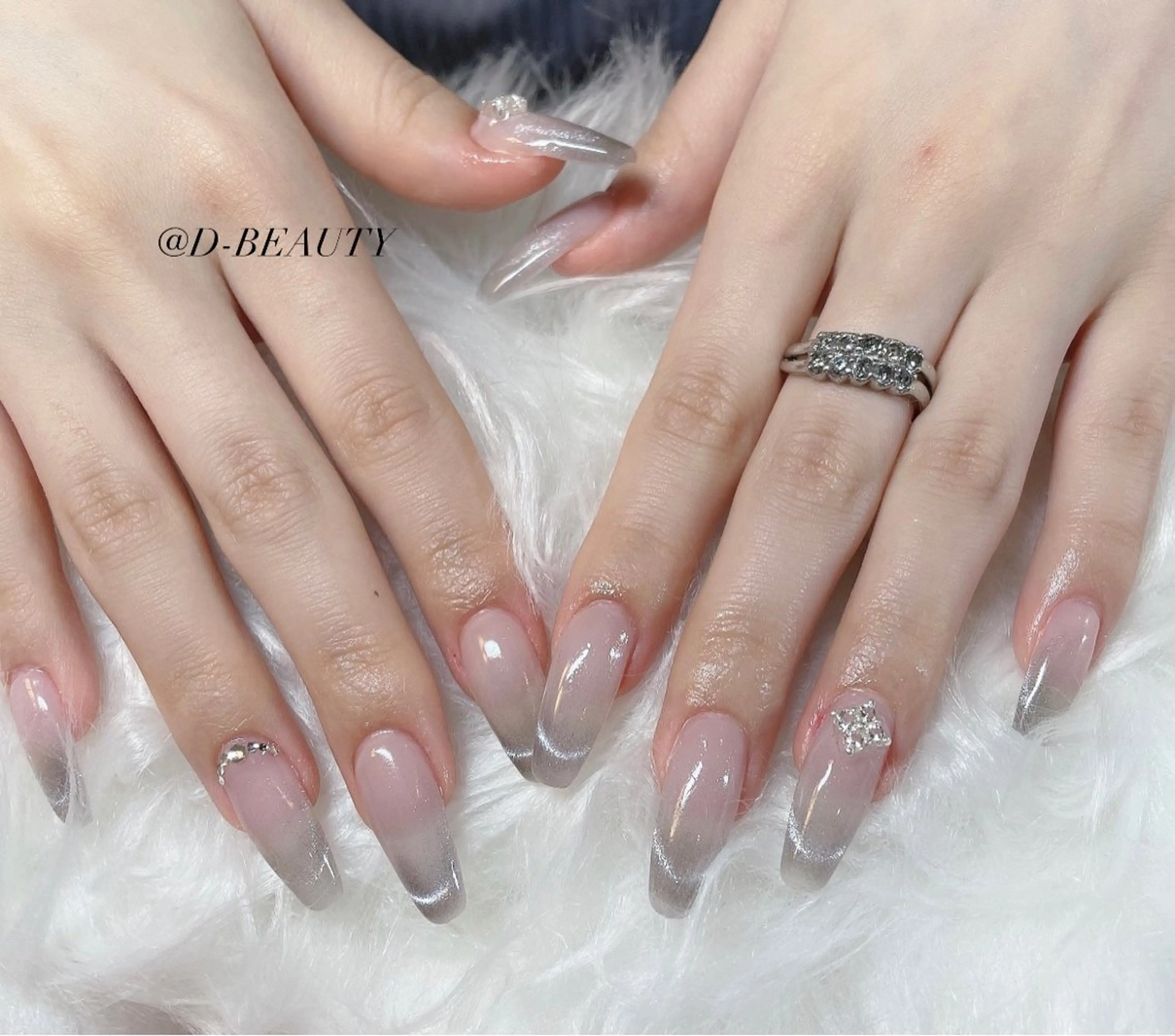 ［チップスカルプ］ワンホンマグネットフレンチ+2個大きパーツ¥7990 （トレーニングメニュー、10日以内直し無料）の写真