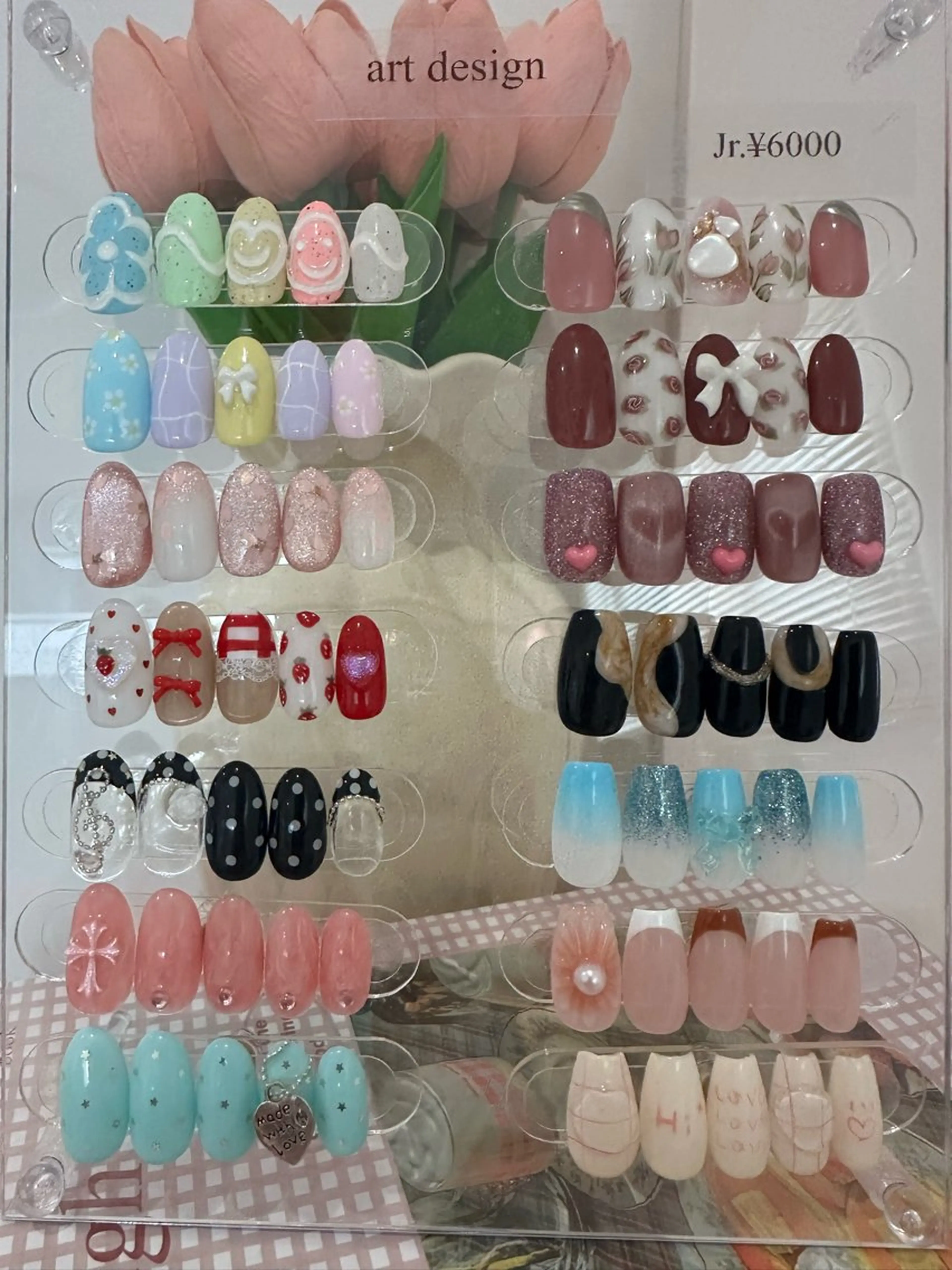 アートデザインネイルの写真