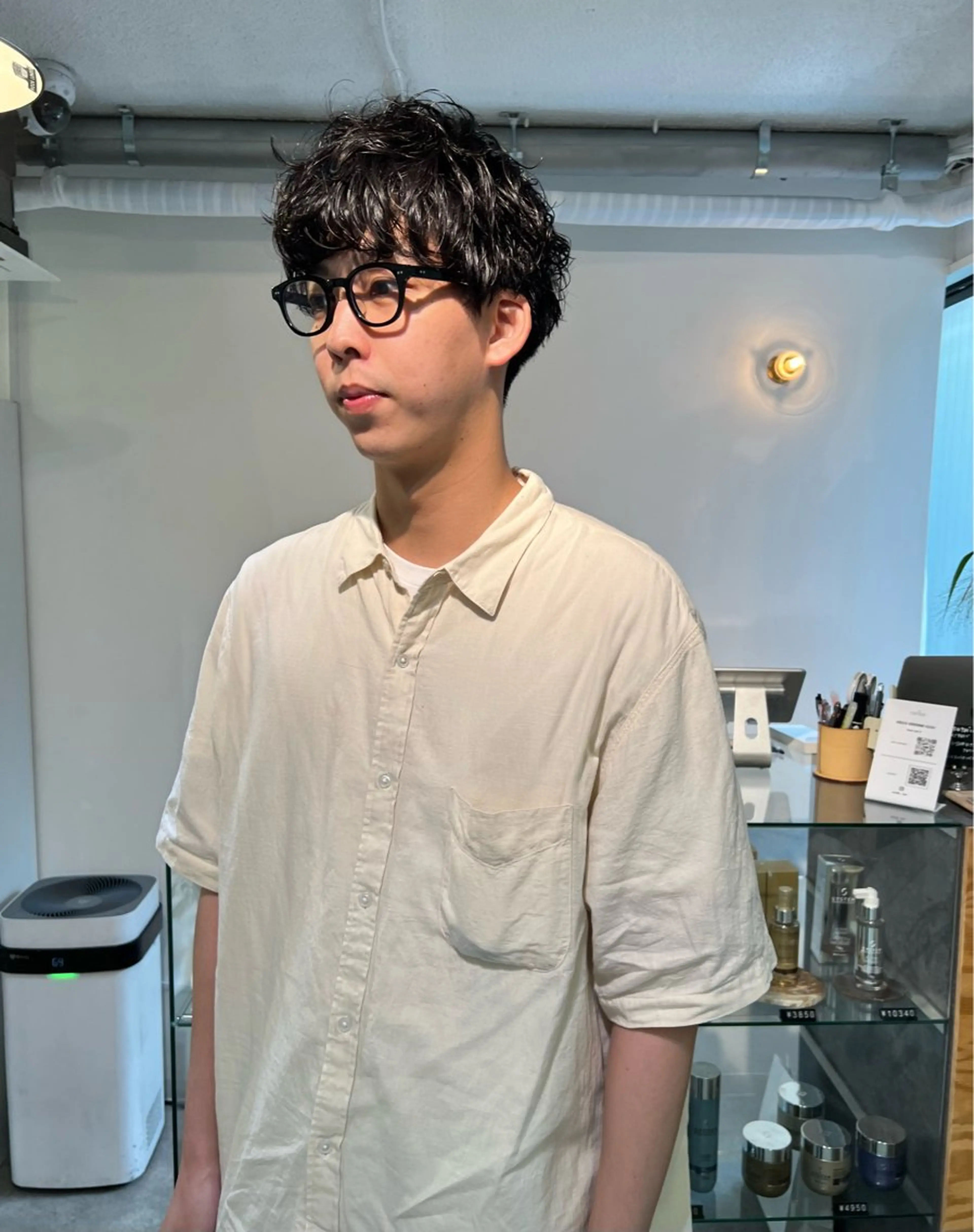 パーマ メンズ カット パーマ 顔周りレイヤー/韓国 ブリーチminamiのヘアスタイル