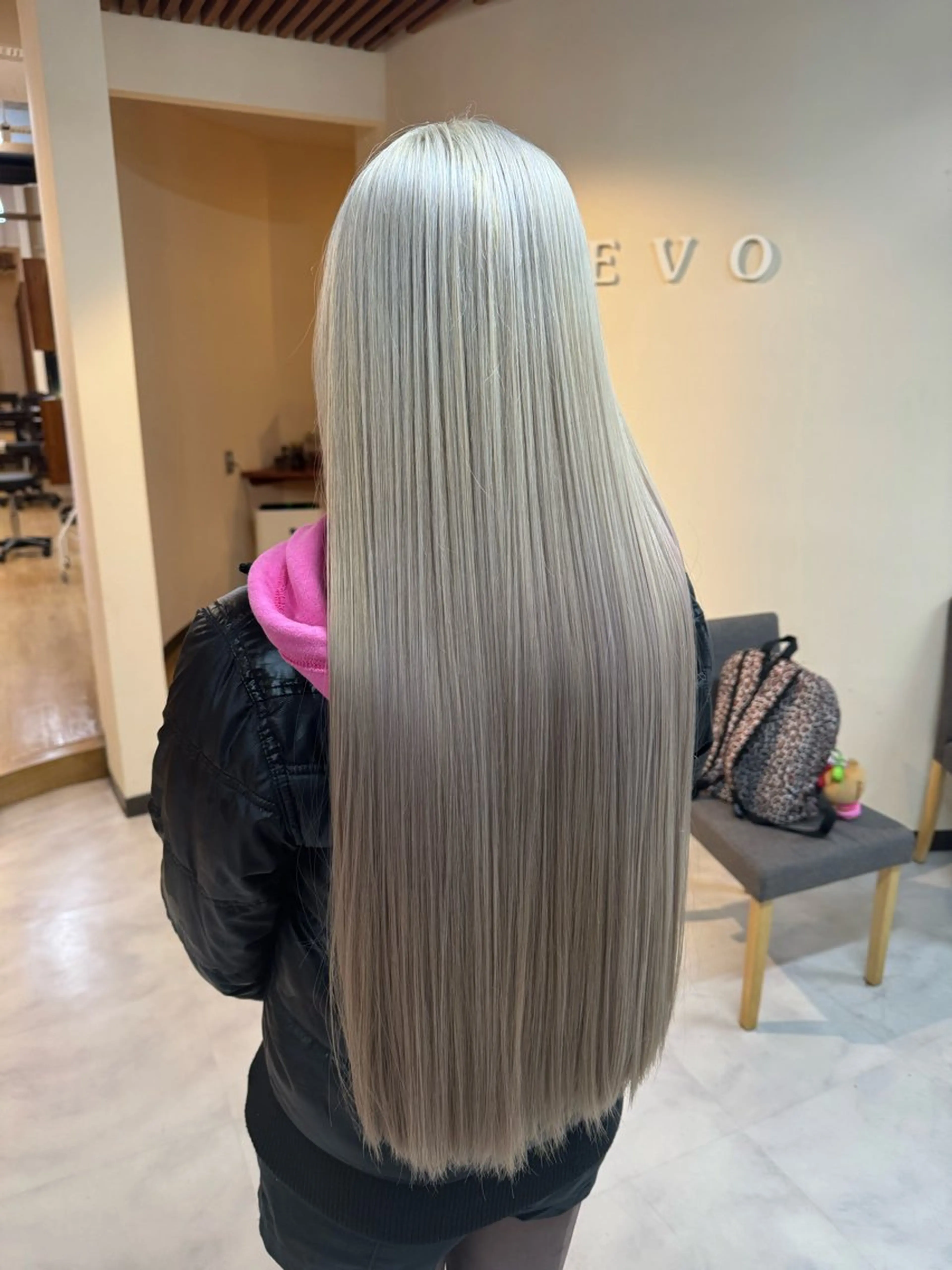 ロング ヘアカラー ルーツ/ デザイン/ ハイトーン/おこのぎのヘアスタイル