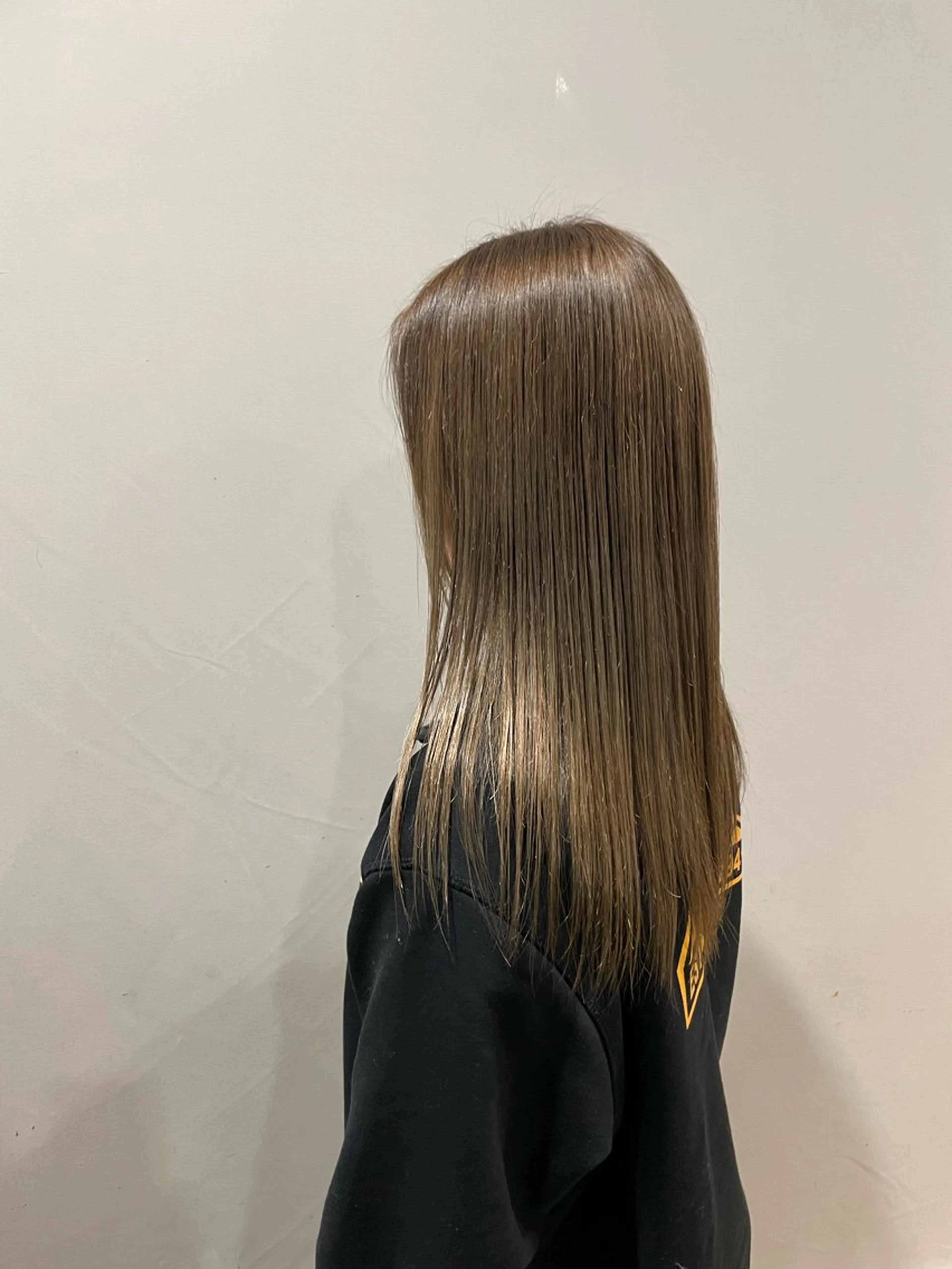 セミロング カラー ヘアアレンジ ベージュカラー ブリーチ ケアブリーチ ダブルカラー オリーブベージュ ヘアカラー トリートメント ヘアセット 🌿透明感/レイヤー 🌿TATSUKIのヘアスタイル