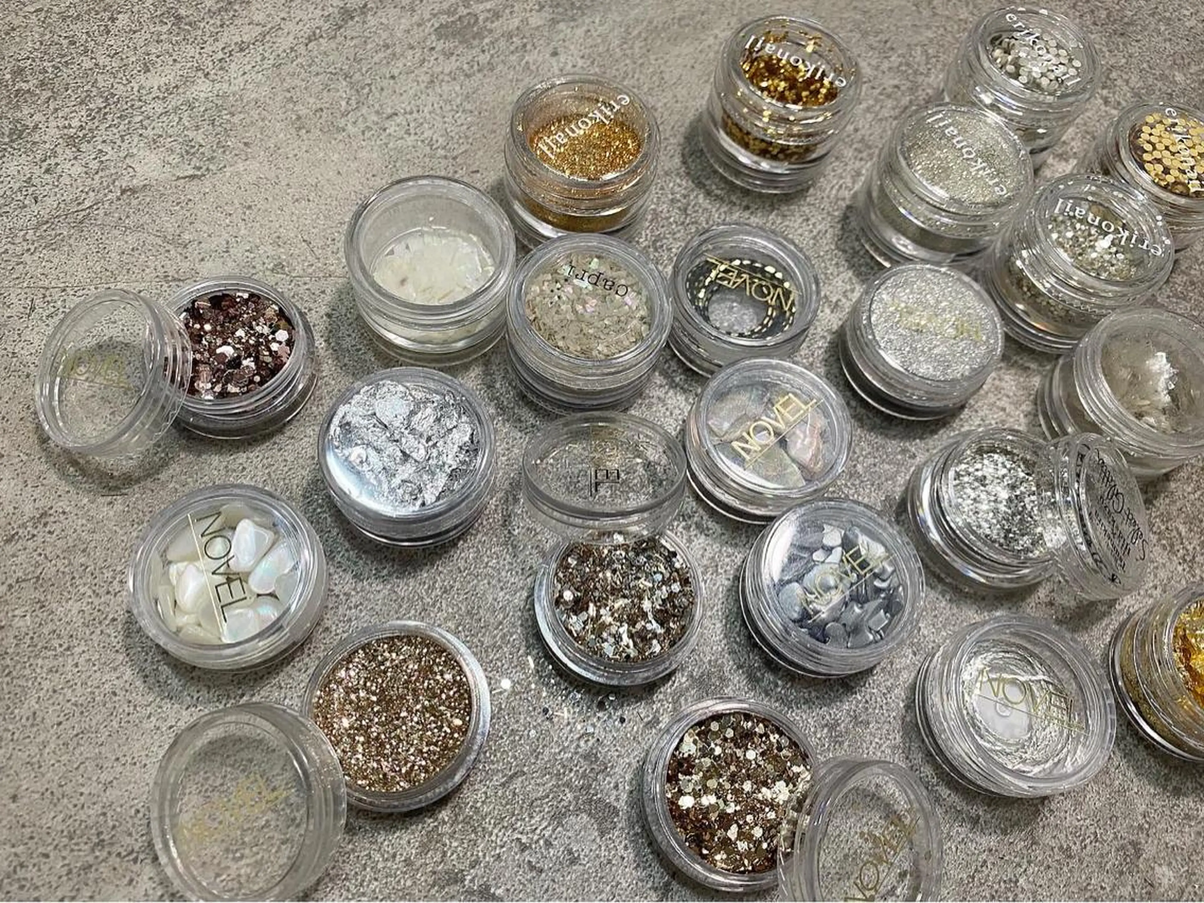 ネイル キラキラネイル ラメ(グリッター) ハンドネイル フットネイル GRANDE大須 栄/店長 aki🌙のネイルデザイン