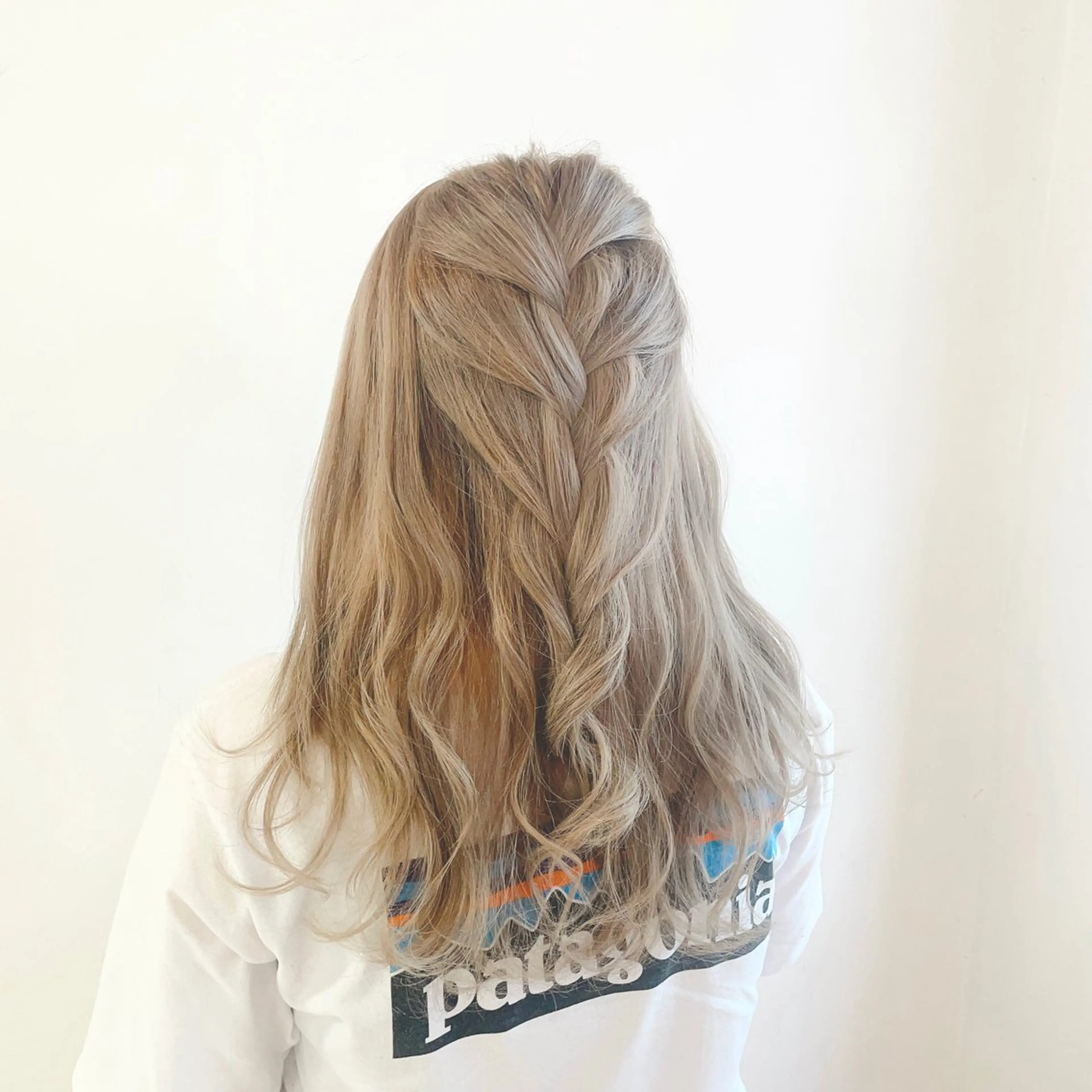 ロング カラー バレイヤージュ ブリーチ ケアブリーチ ダブルカラー イヤリングカラー ヘアカラー トリートメント デザインカラー髪質 改善Lilithのその他イメージ