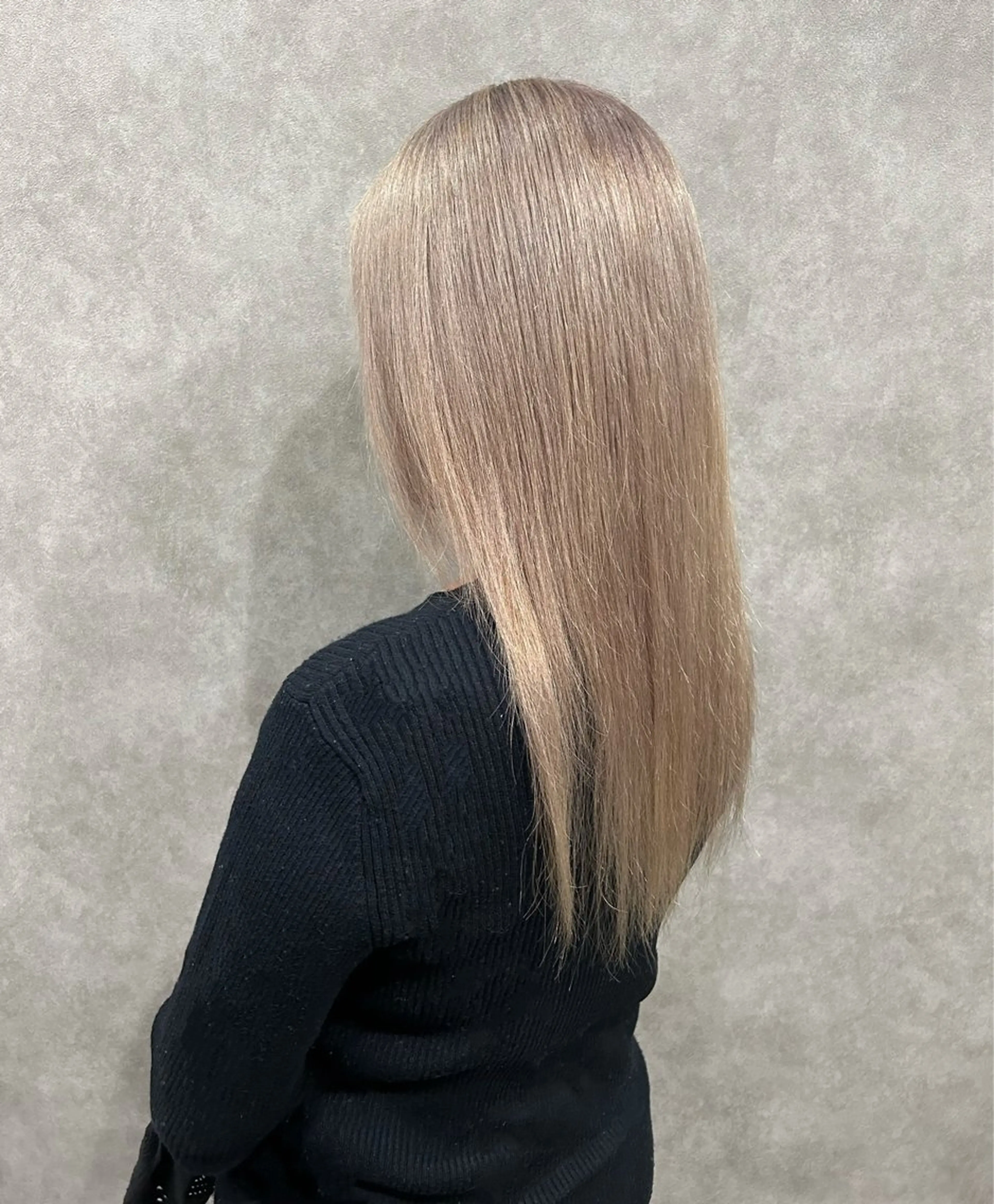 ロング カラー ベージュカラー ミルクティーベージュ ホワイトミルクティーベージュ ヘアカラー トリートメント 廣瀬 あずさのヘアスタイル