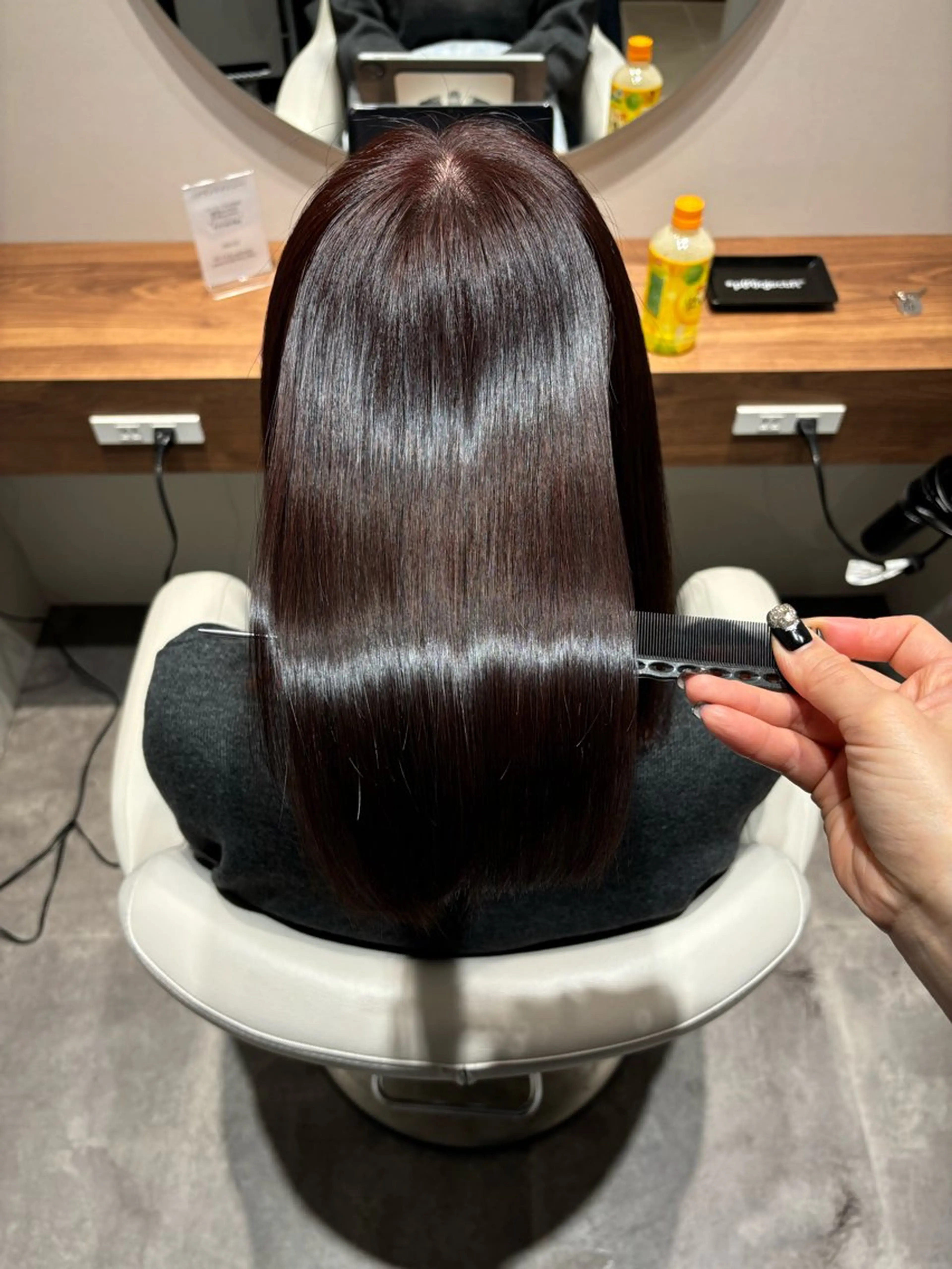 ミディアム ヘアカラー トリートメント 美髪ヘア 🤍erikaのヘアスタイル