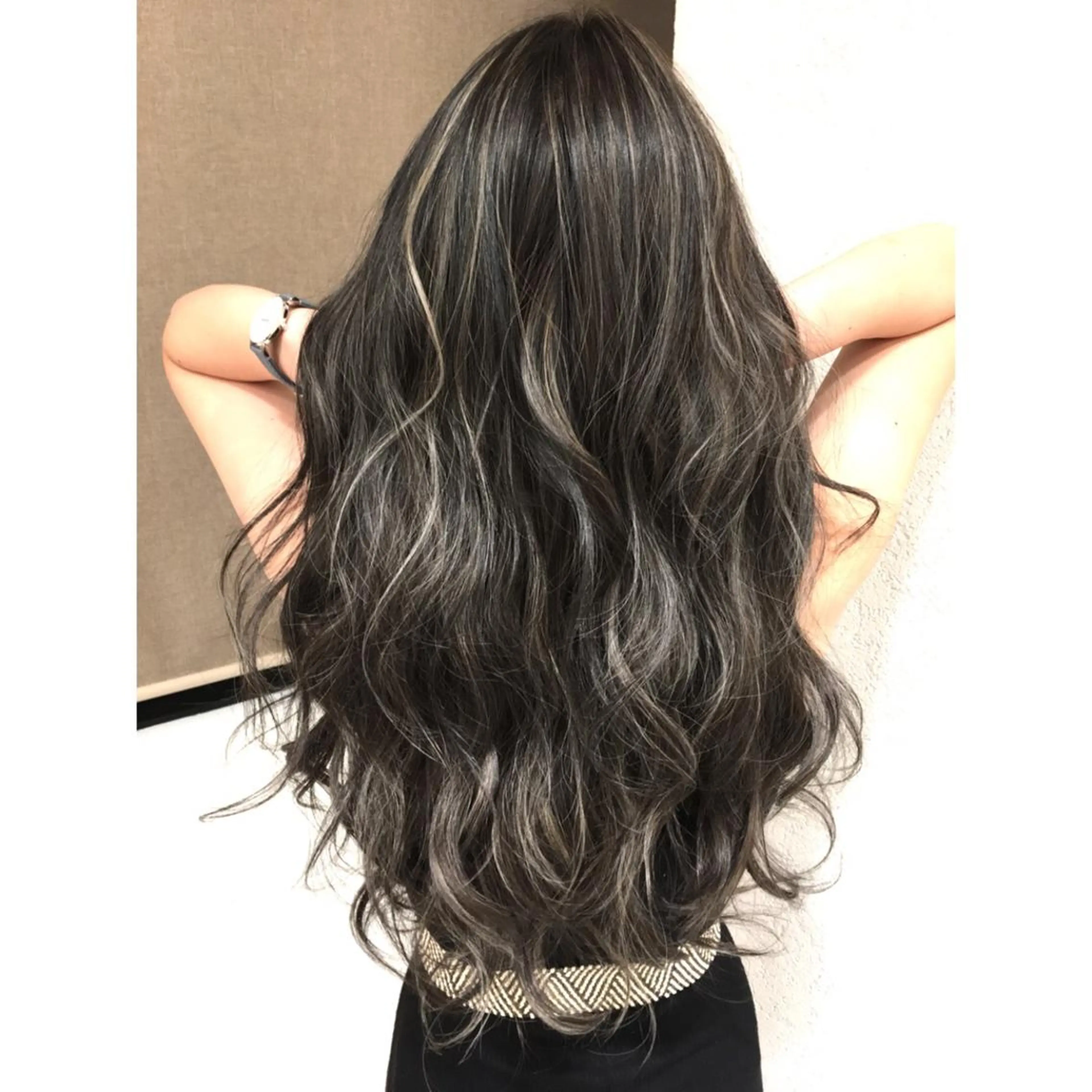 ロング カラー ハイライトカラー 3Dハイライト ハイライト ヘアカラー トリートメント 井上 一平のヘアスタイル