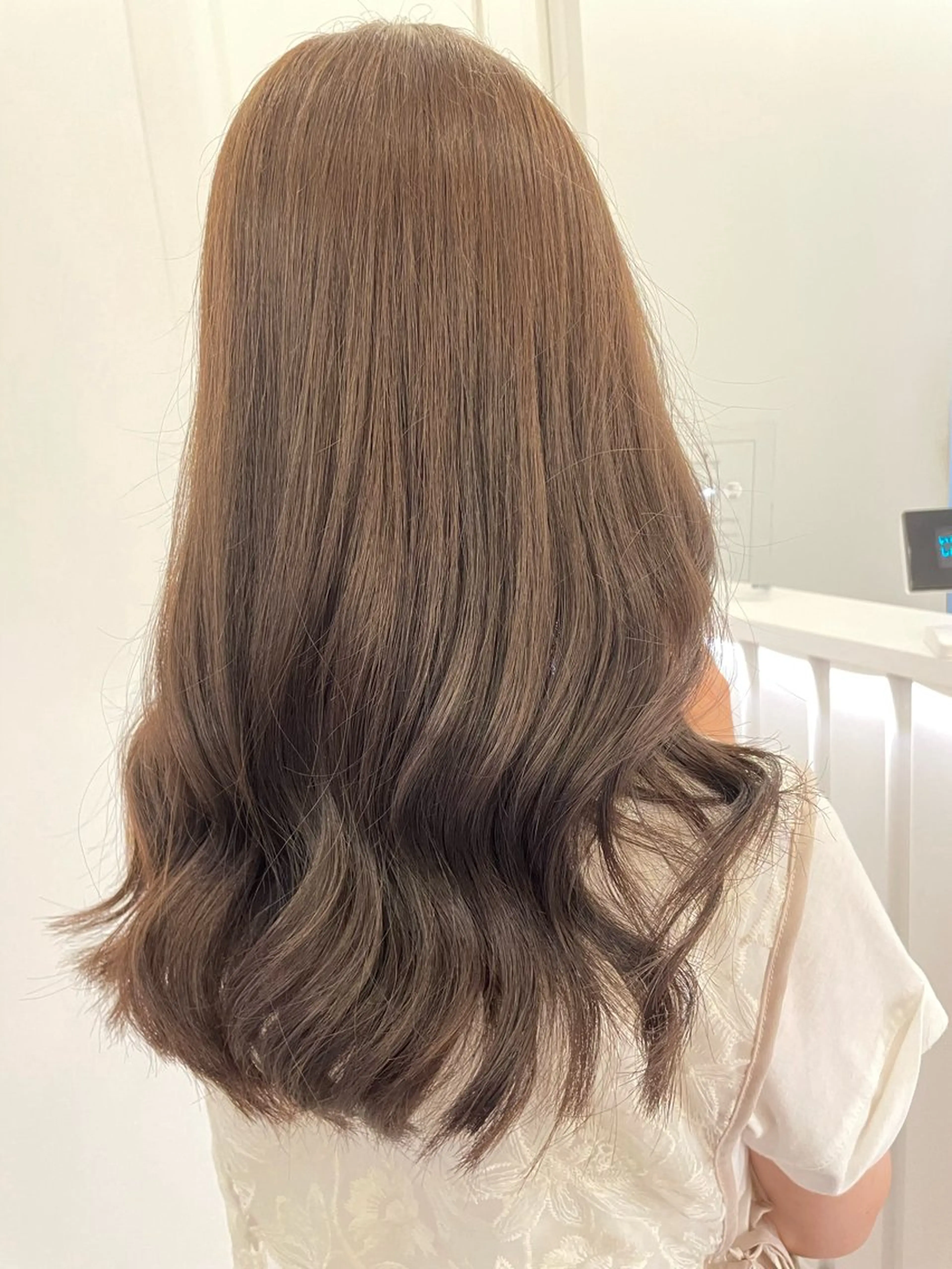 ロング カラー ブラウンカラー サラツヤ縮毛 矯正✨meguのヘアスタイル