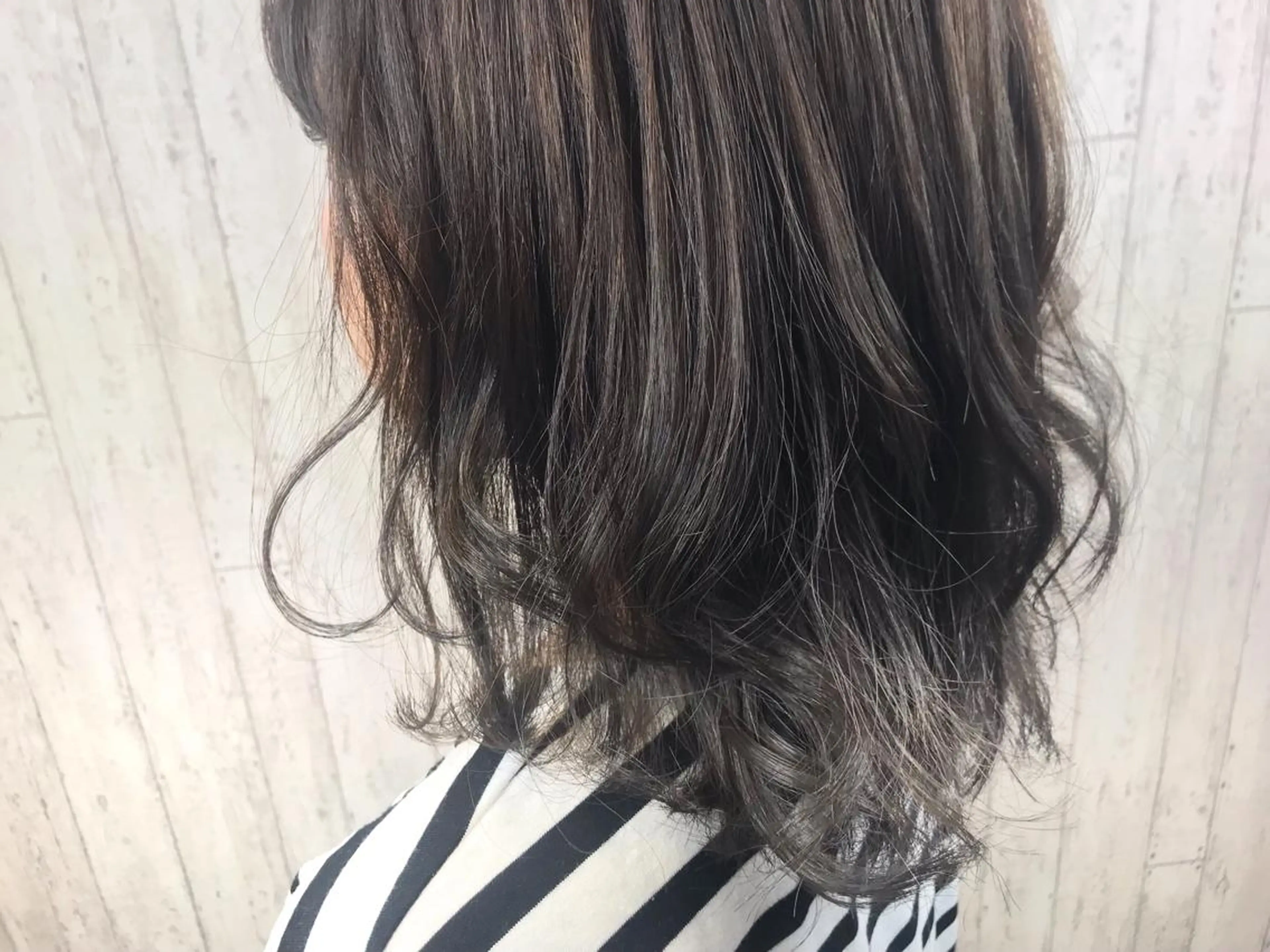 ミディアム カラー 田中 あかねのヘアスタイル