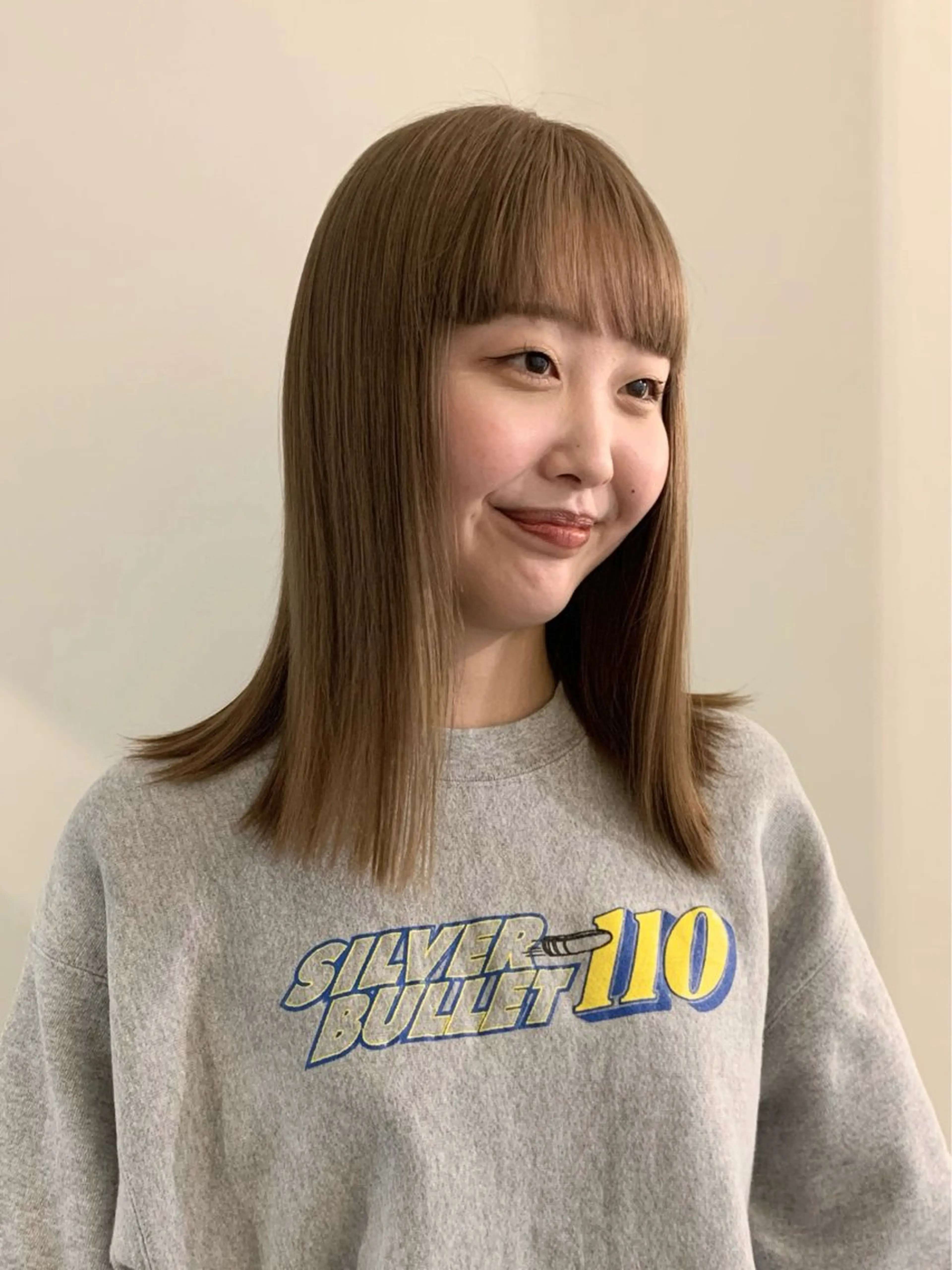 ミディアム カラー ベージュカラー ブリーチ ミルクティーベージュ ヘアカラー 落合希 Olivebeigeのヘアスタイル