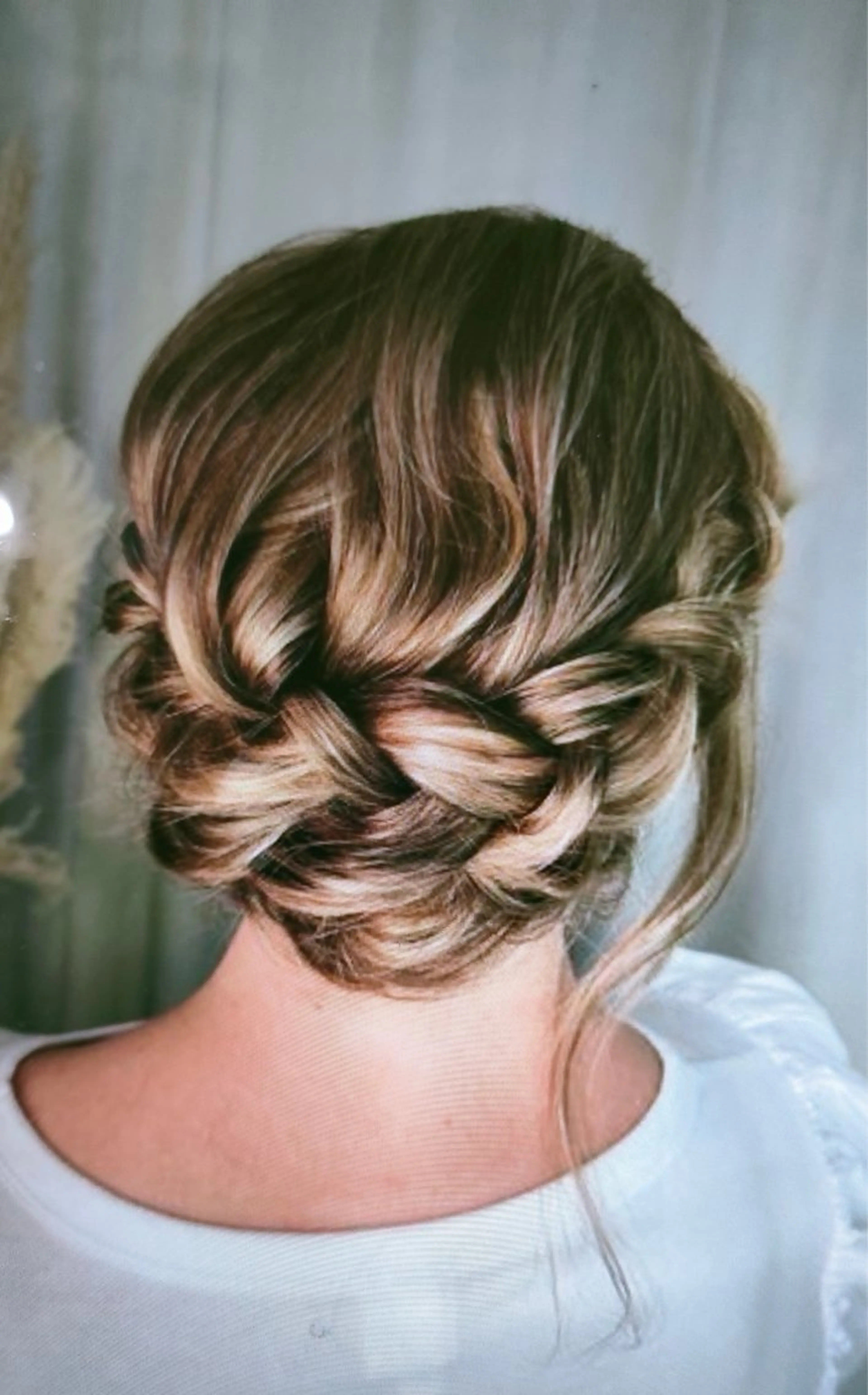 ロング ヘアアレンジ au美容室所属・au栄矢場町 水素髪質改善Tのヘアスタイル