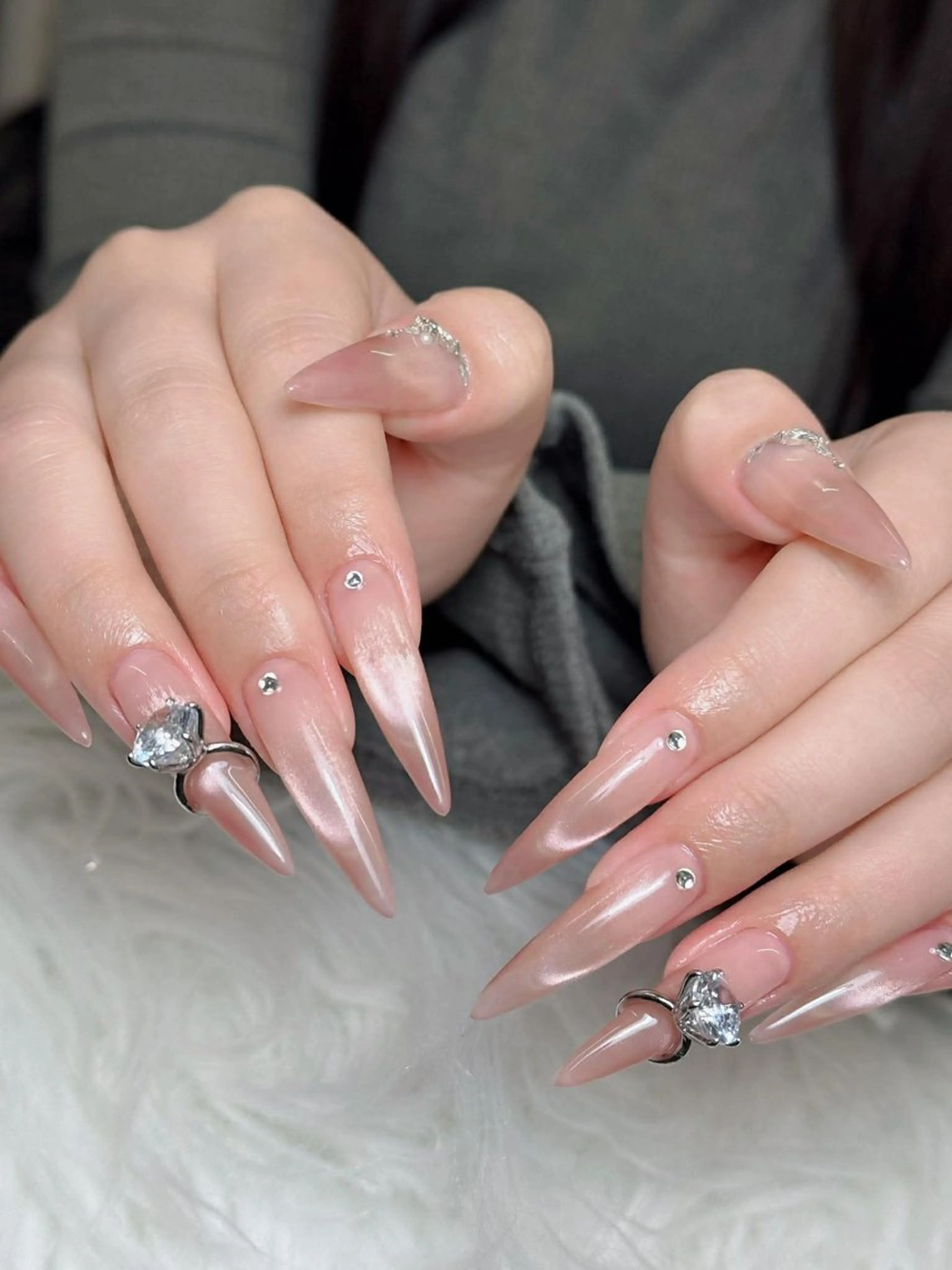 ネイル オーロラネイル チークネイル フットネイル フレンチネイル 韓国ネイル ハンドネイル Lumi Nailのネイルデザイン