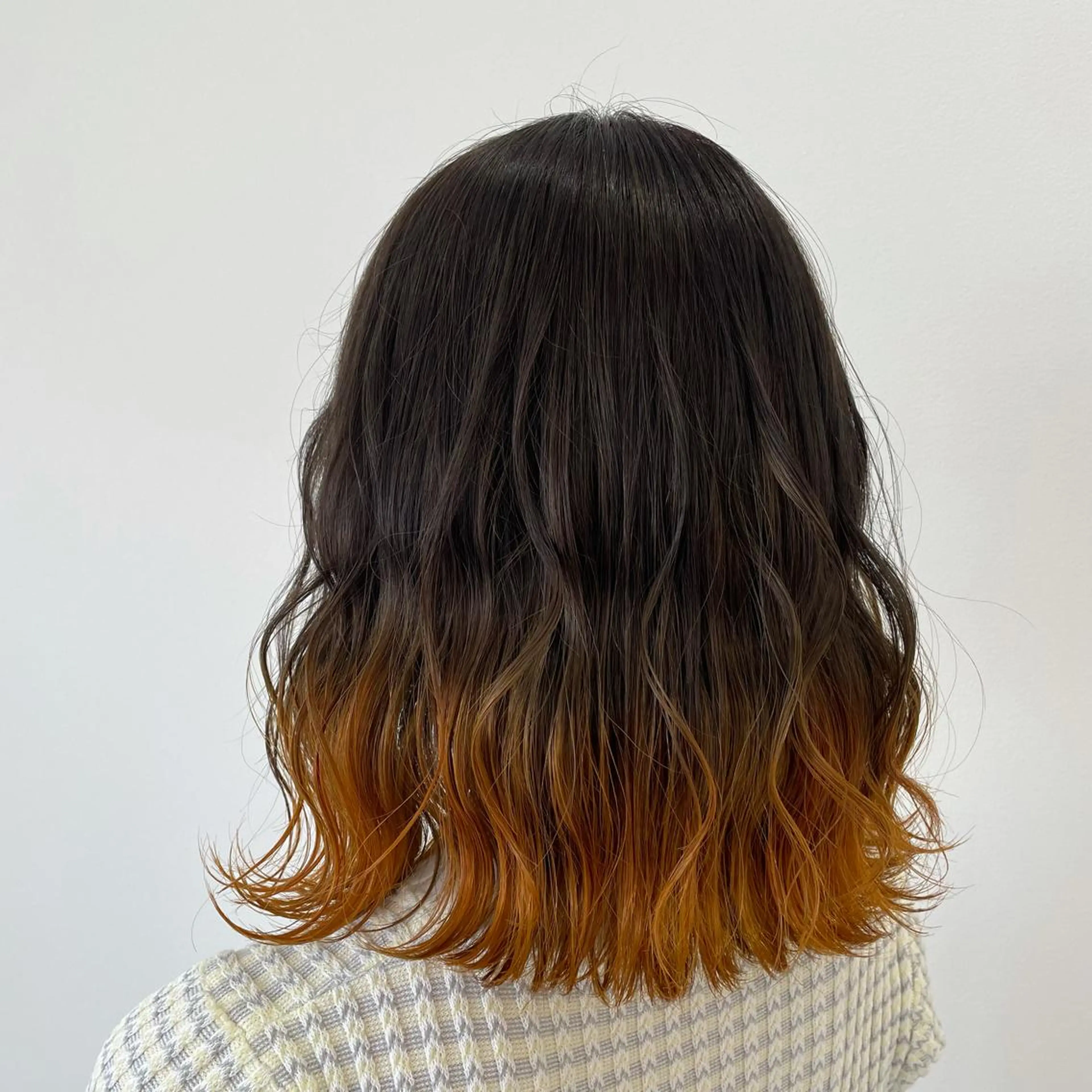 ミディアム カラー ヘアアレンジ ブリーチ・縮毛矯正 三島佳音のヘアスタイル