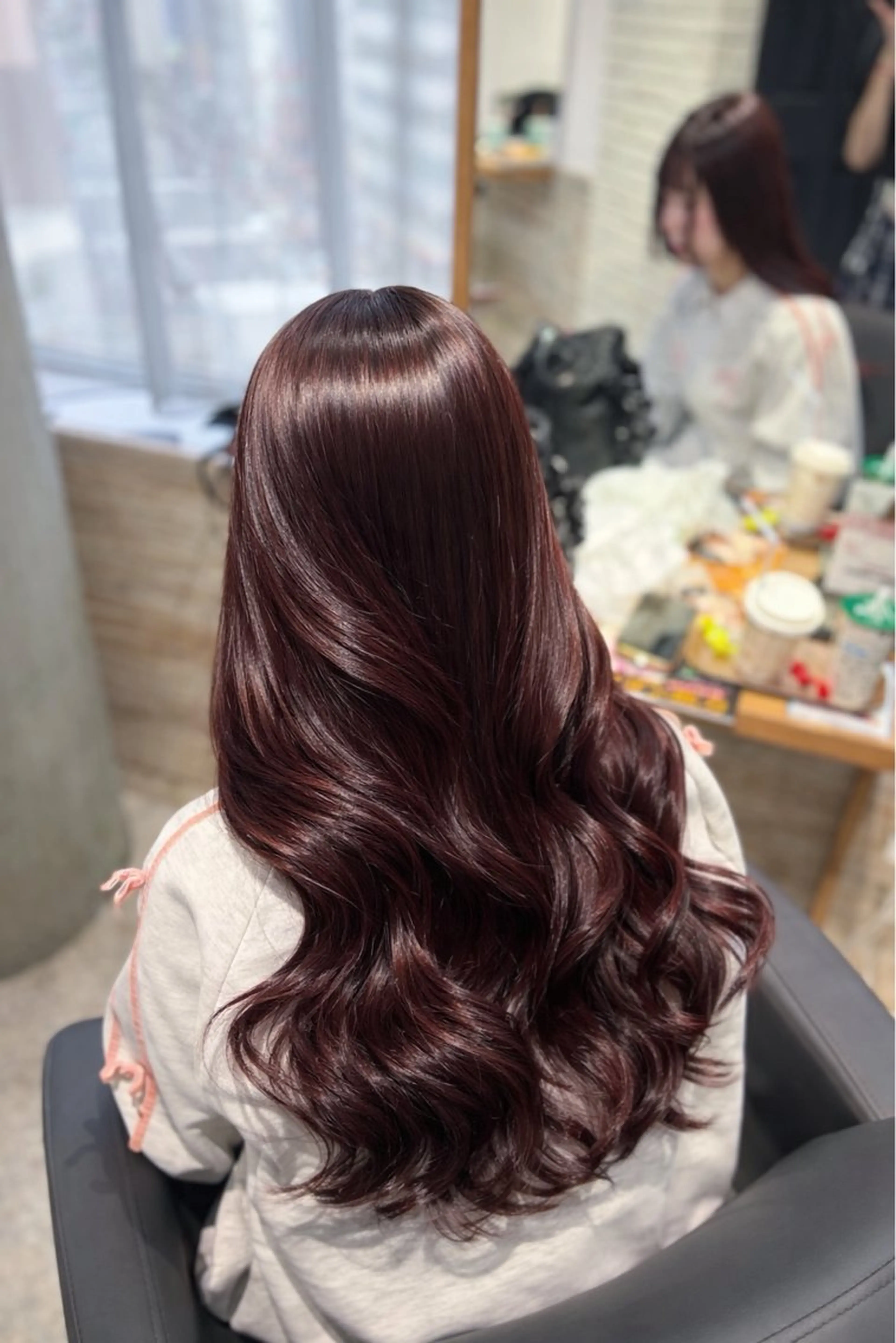 ロング カラー レッドカラー トリートメント ヘアカラー トリートメント 鎌田 優依のヘアスタイル