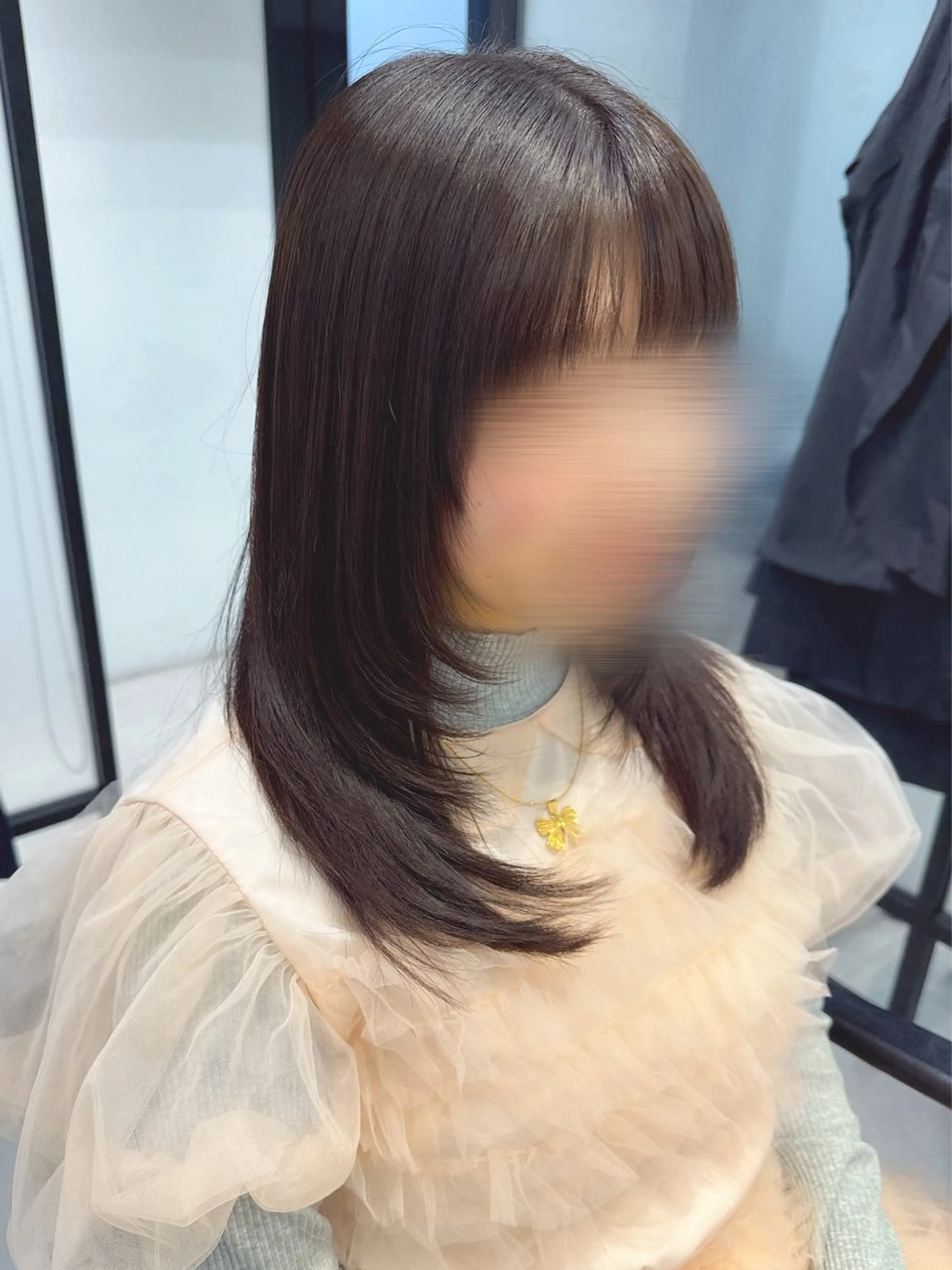 ミディアム レイヤーカット nui所属・ﾚｲﾔｰ.ﾍｱｾｯﾄ 🤍宮本しおりのヘアスタイル