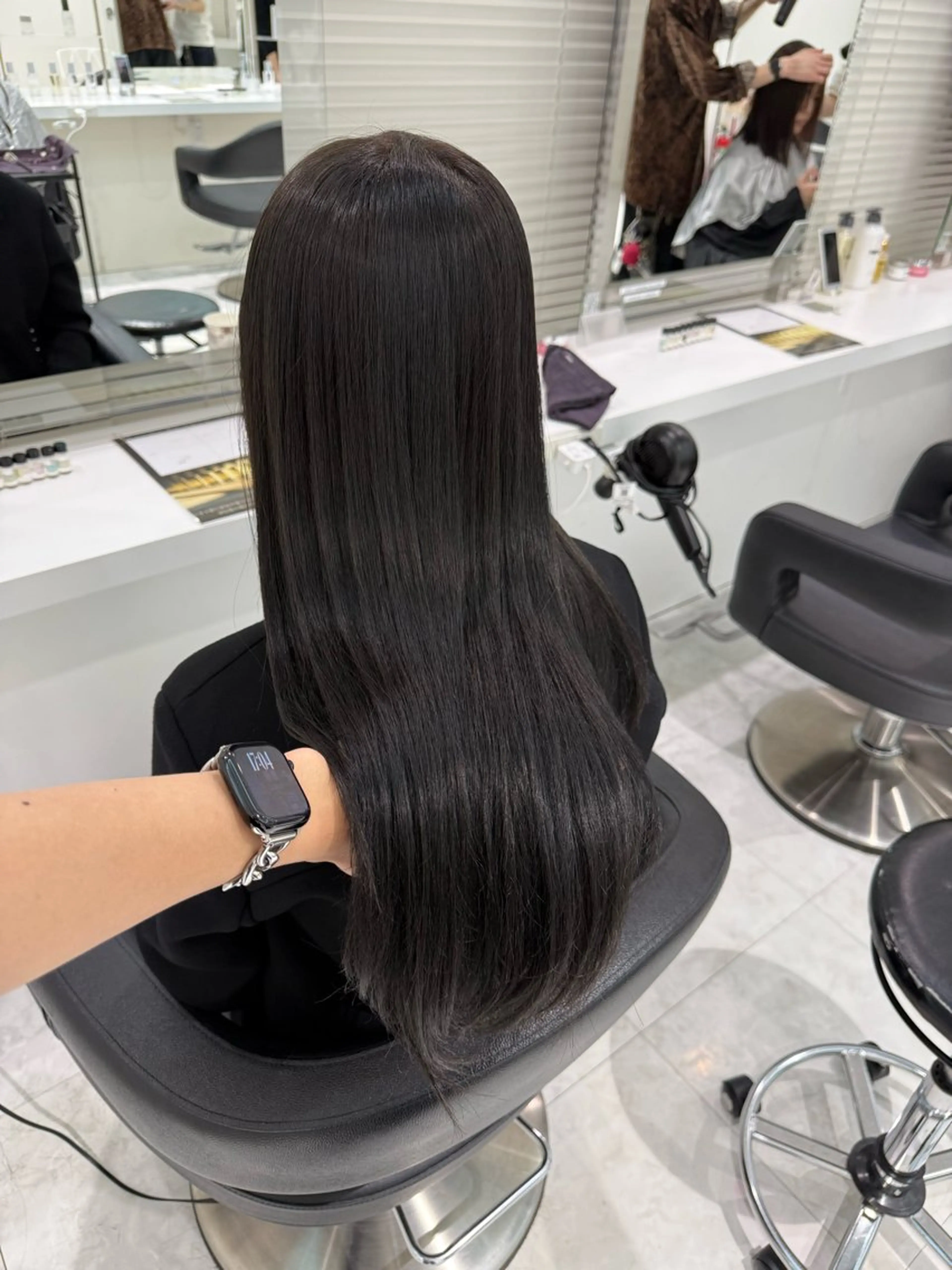 ロング カラー ヘアカラー トリートメント 大人っぽ暗髪レディ 🩶takuto🩶のヘアスタイル