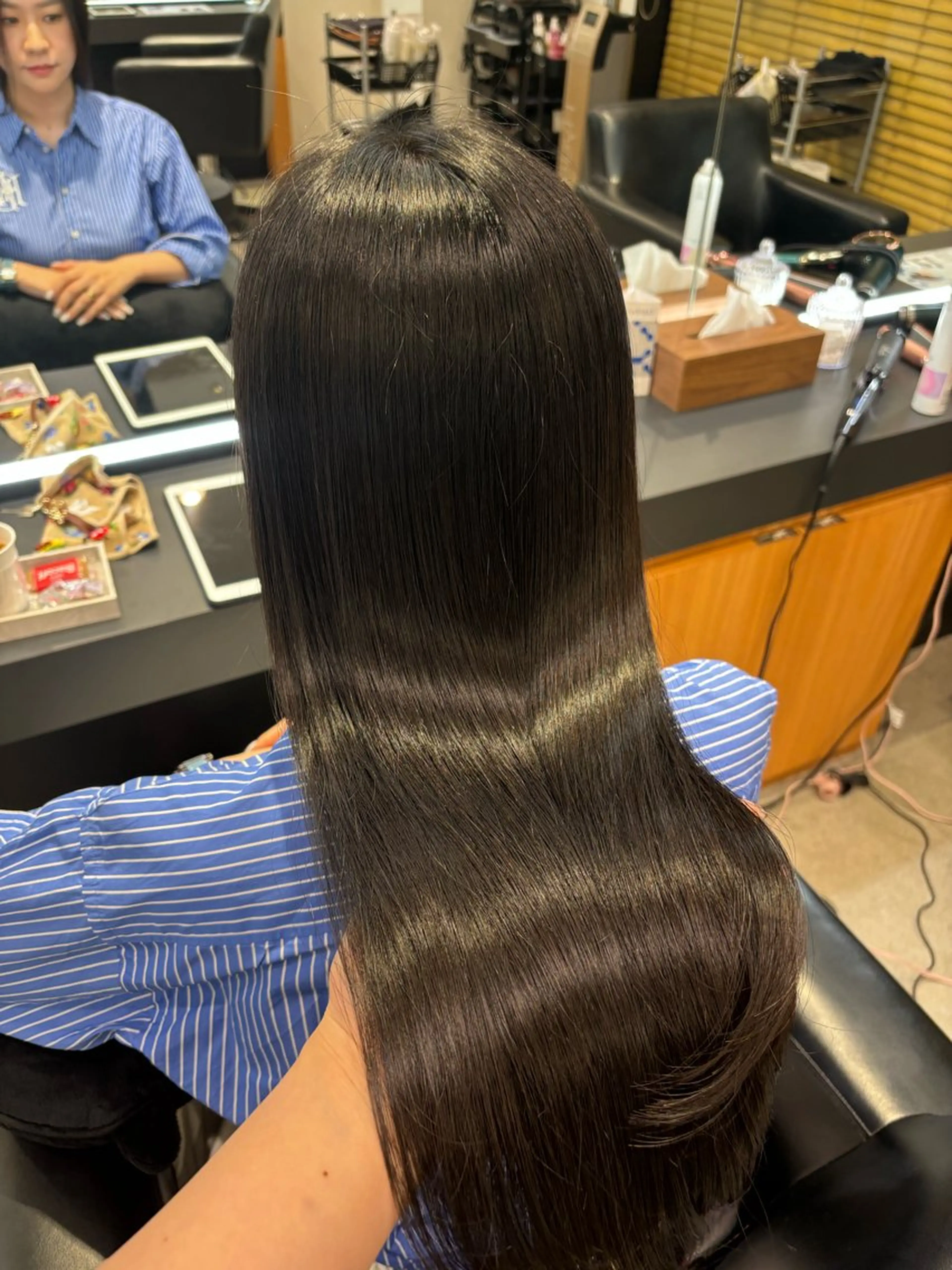 ロング KAREN（ému） 伏見/カットモデルのヘアスタイル