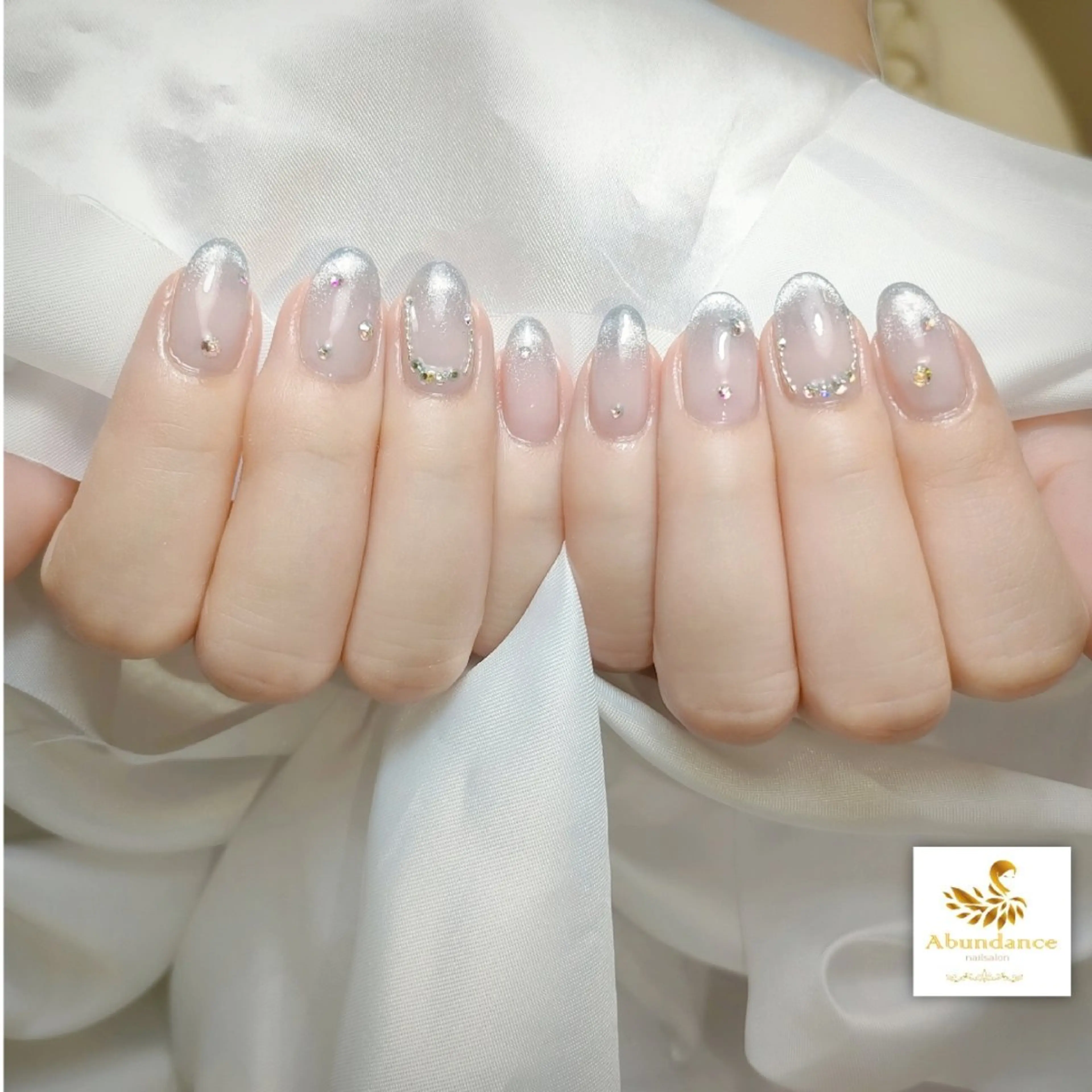 ネイル ブルー フレンチネイル グラデーション キラキラネイル 韓国ネイル ハンドネイル 完全予約制個室サロン Abundancesのネイルデザイン
