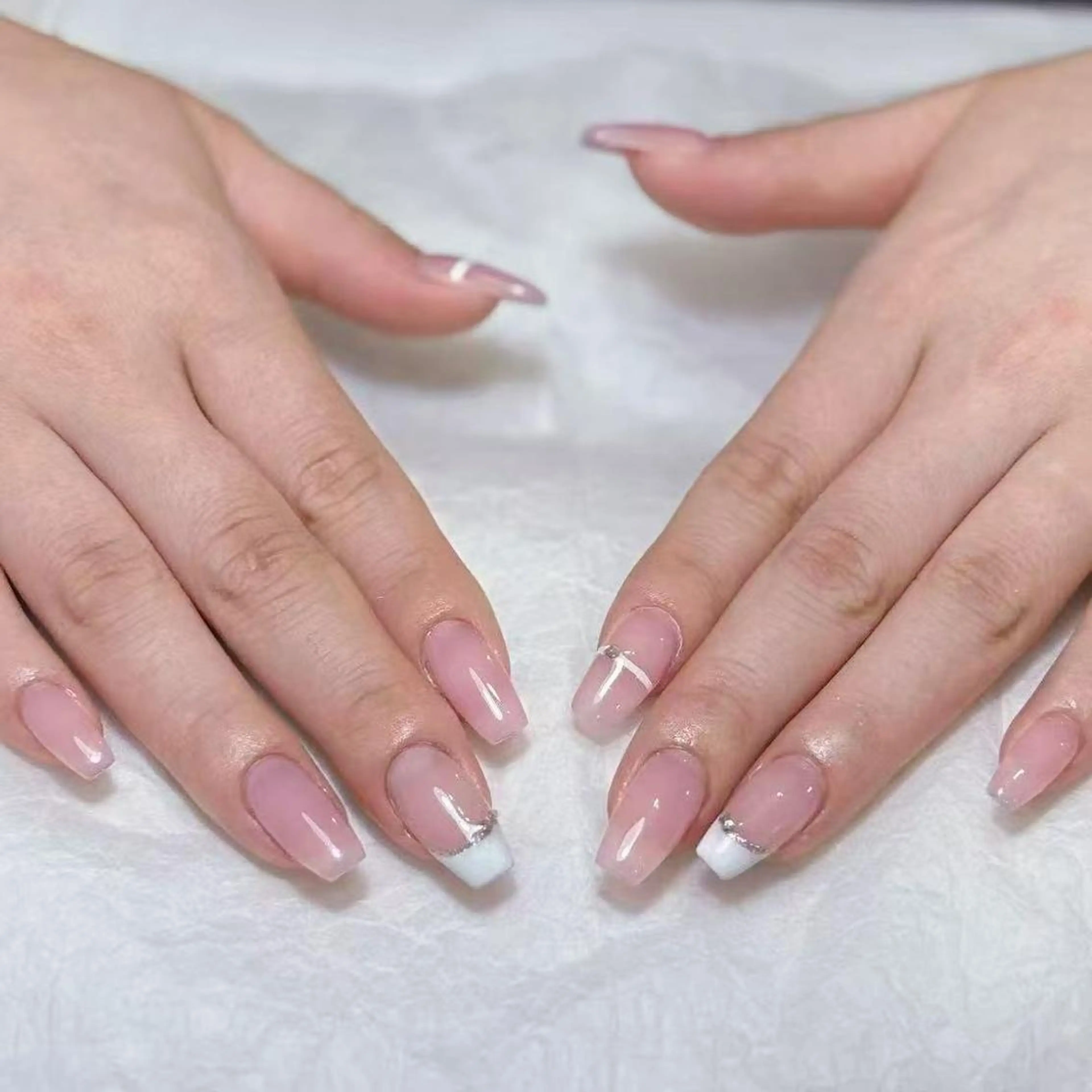 ネイル アートネイル オーロラネイル ガーリー キラキラネイル 韓国ネイル ハンドネイル DIAMOND 💅のネイルデザイン