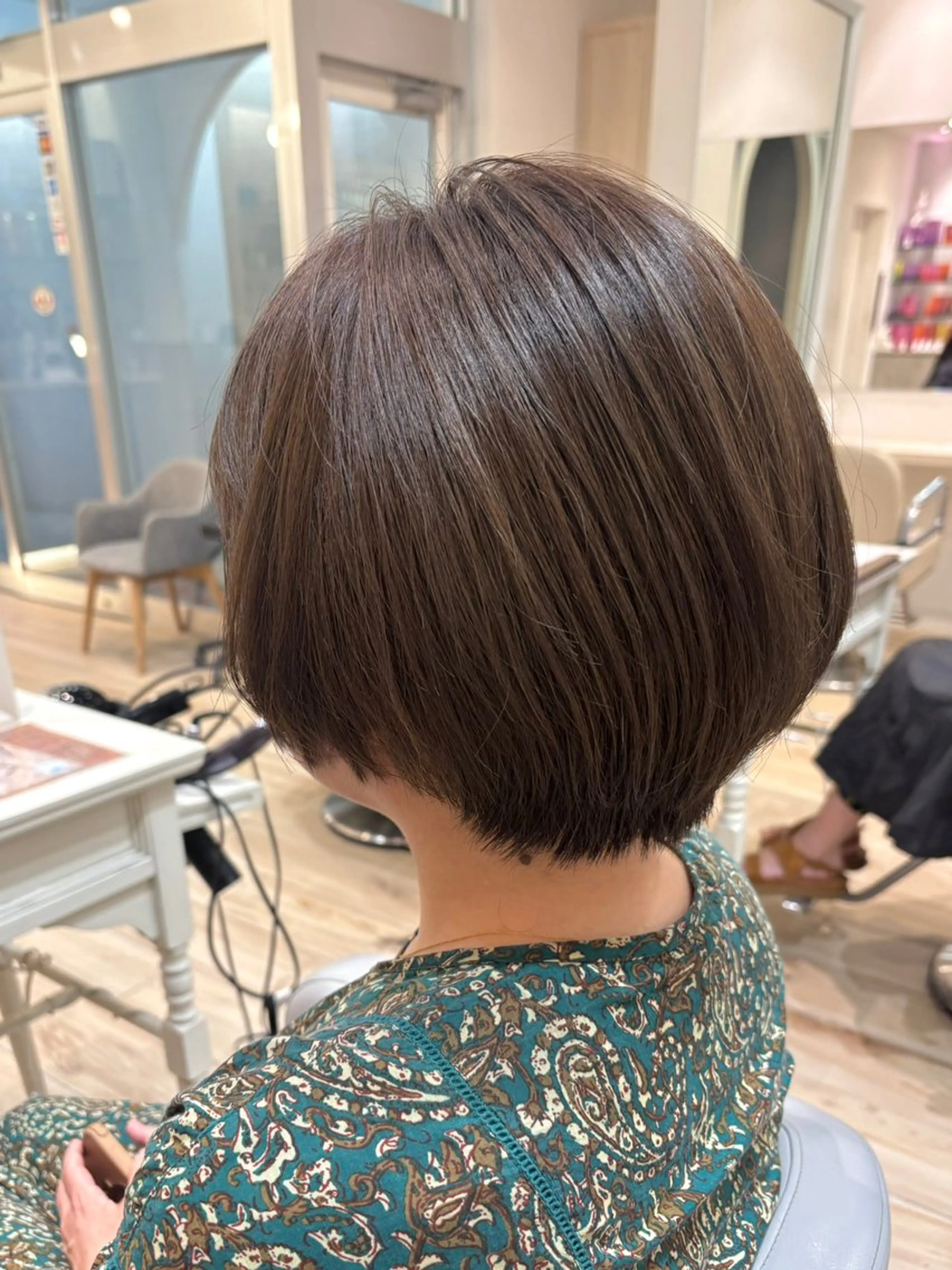 ショート ヘアカラー トリートメント レイヤー/顔まわり 透明感カラー柳澤優名のヘアスタイル