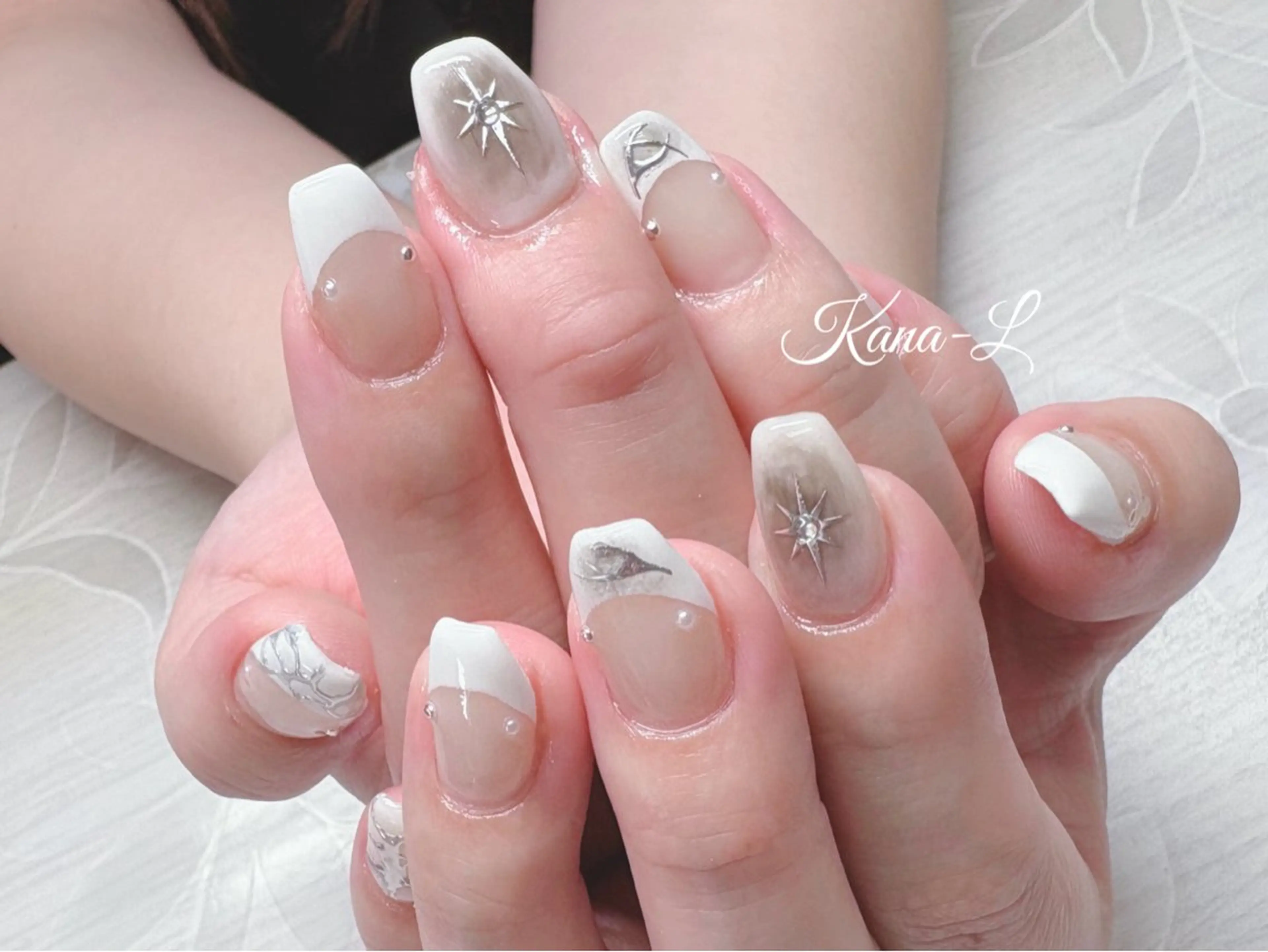 ネイル 芦辺 香奈のネイルデザイン