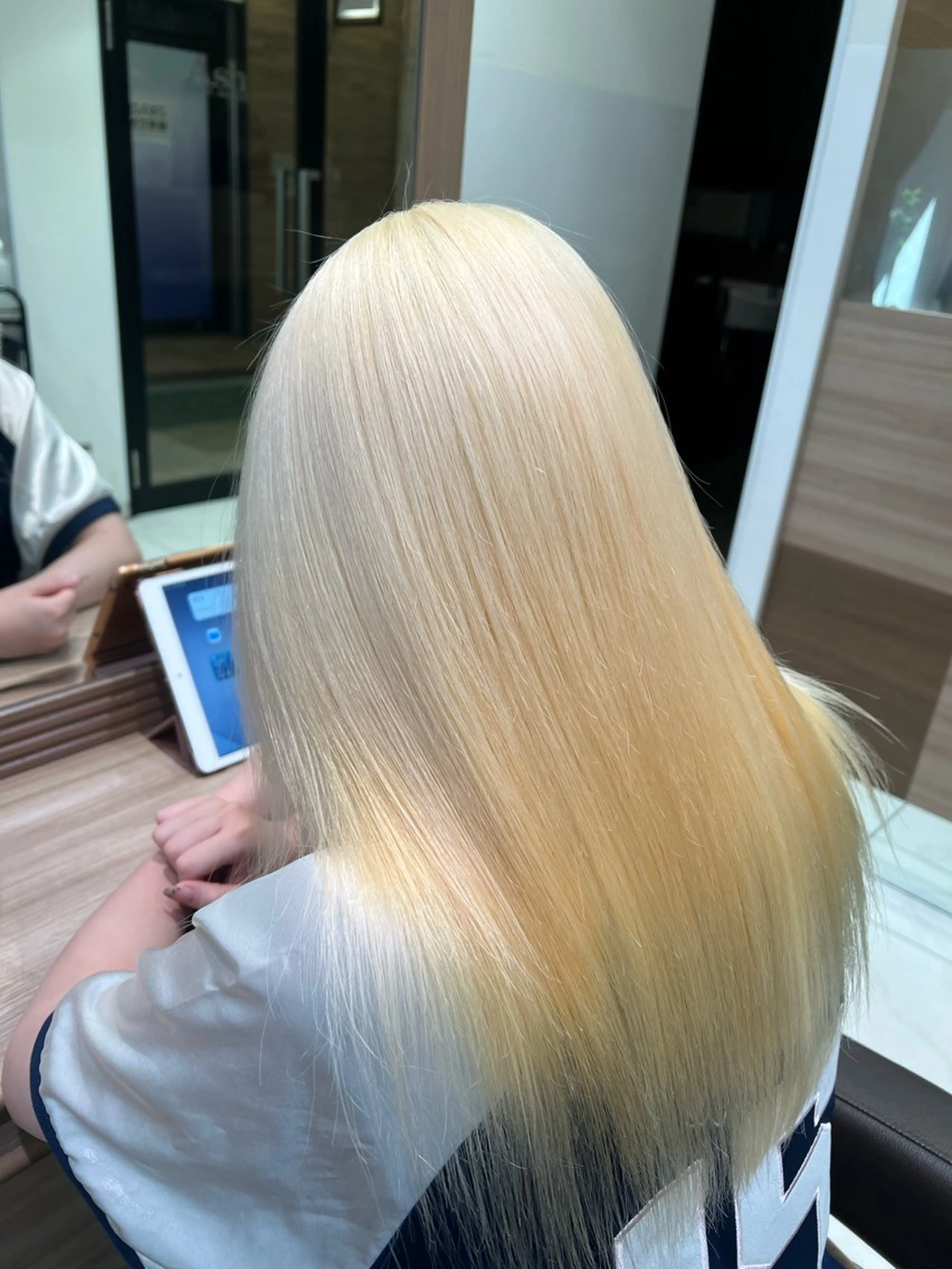 セミロング カラー ブリーチ ブロンド miyu♡🎀 ブリーチカラー🩰♡のヘアスタイル