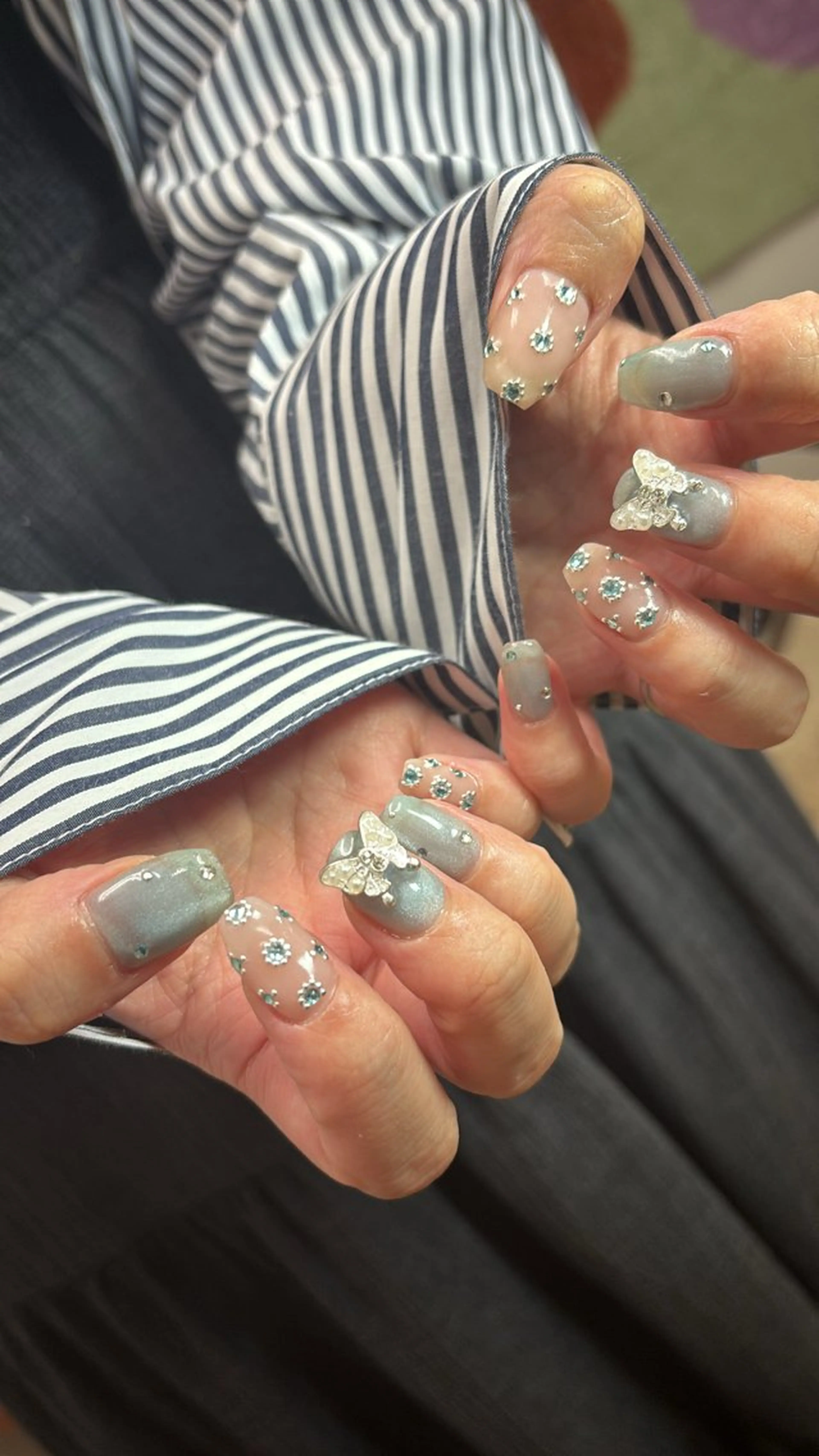 ネイル nailsalon hue所属・小山 羽奈のネイルデザイン