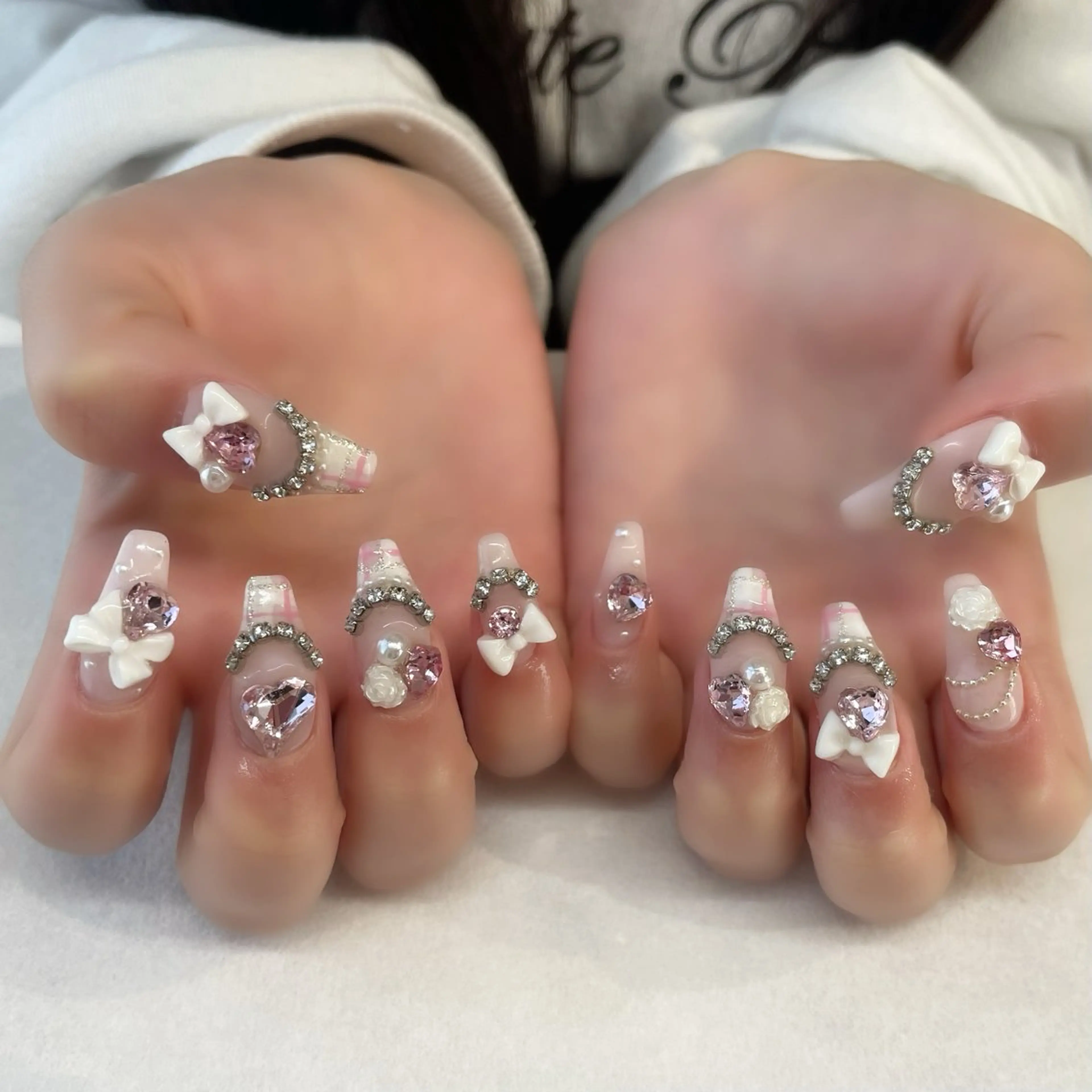 ネイル ハンドネイル 💎🐰 saki. m 🐰💎のネイルデザイン