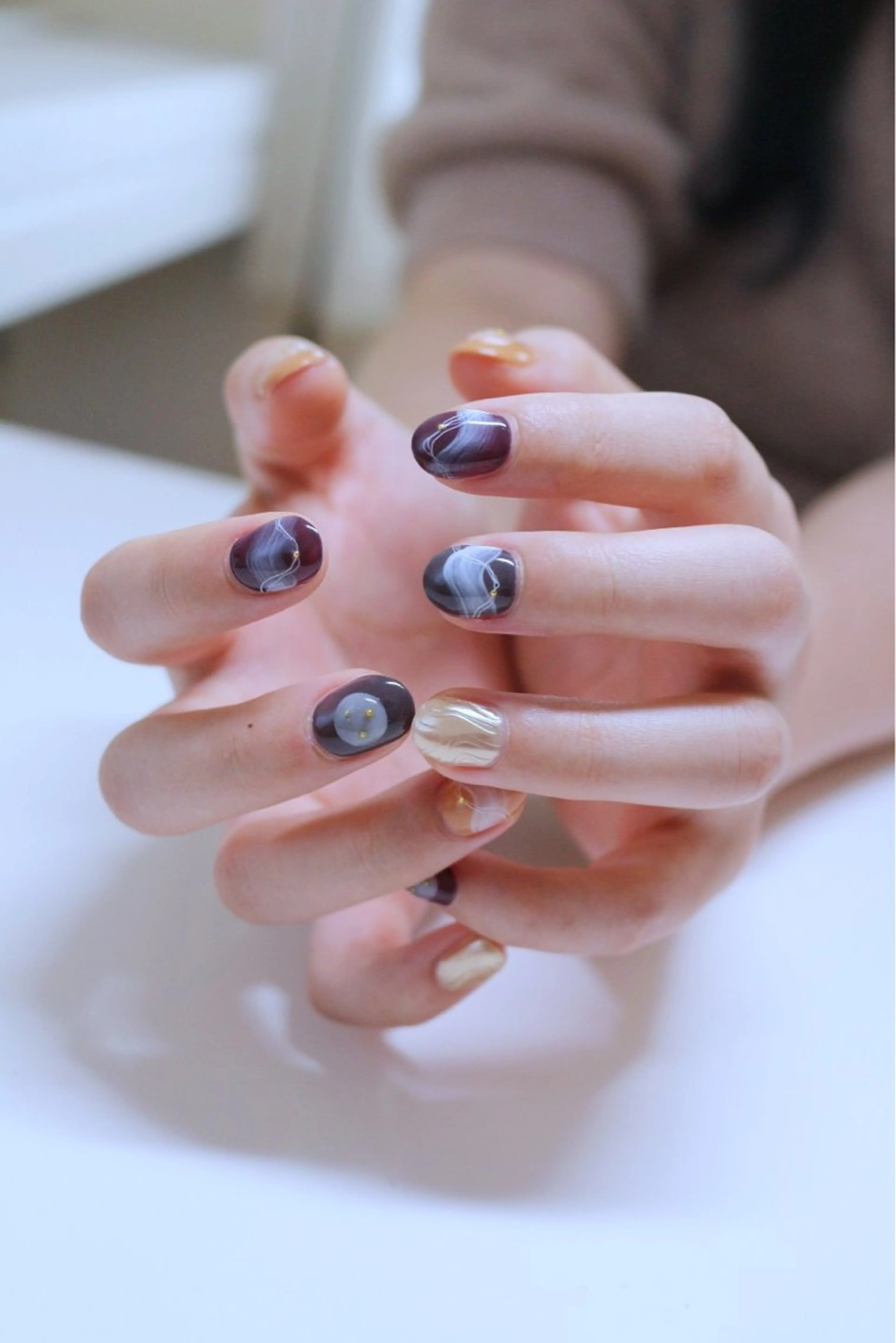 ネイル ミラーネイル ニュアンスネイル オレンジ パープル 冬ネイル ハンドネイル Baku Nailsのネイルデザイン
