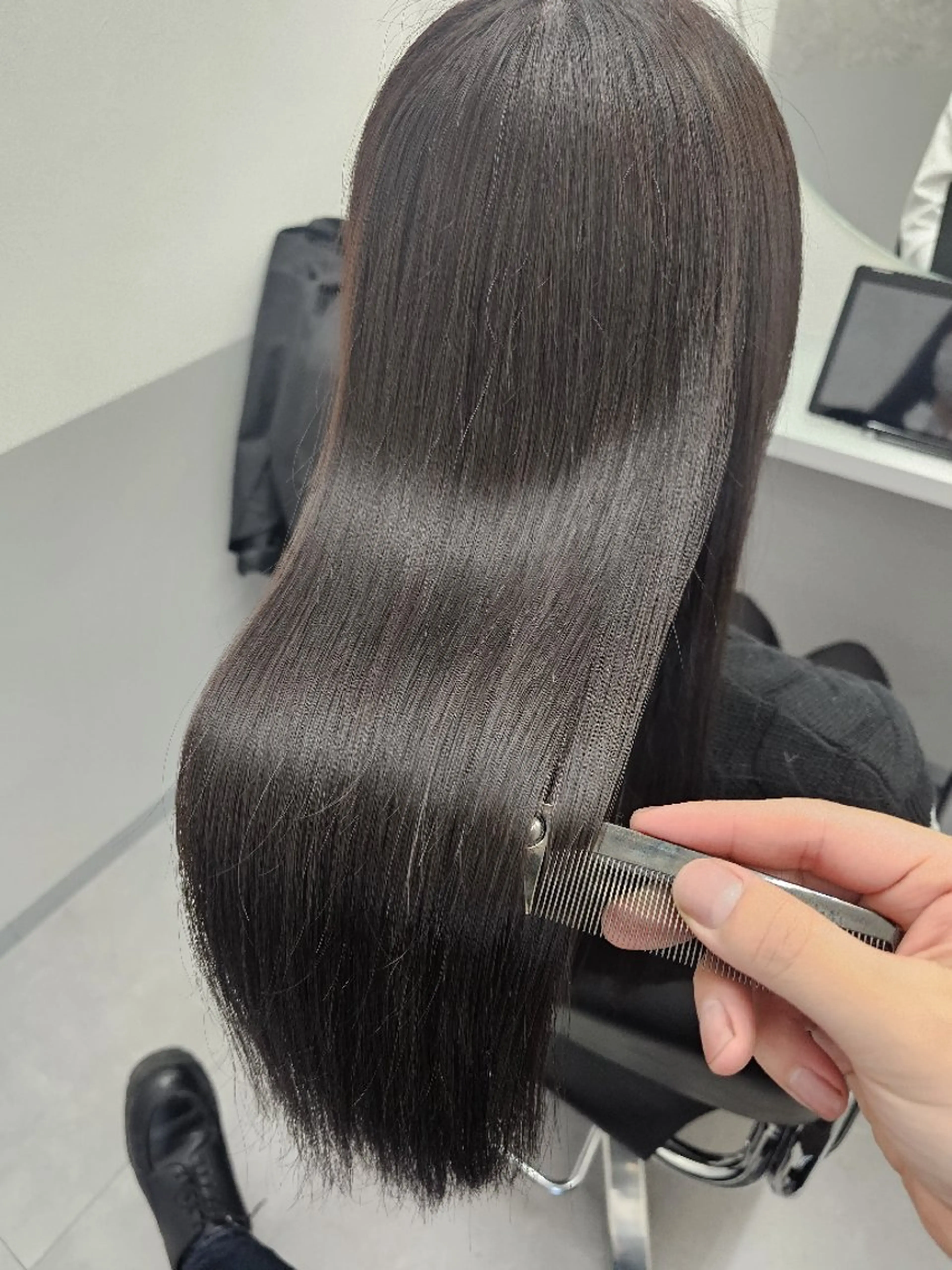 セミロング 髪質改善 縮毛矯正 【髪質改善美容師】t occa茨木篠原健太のヘアスタイル