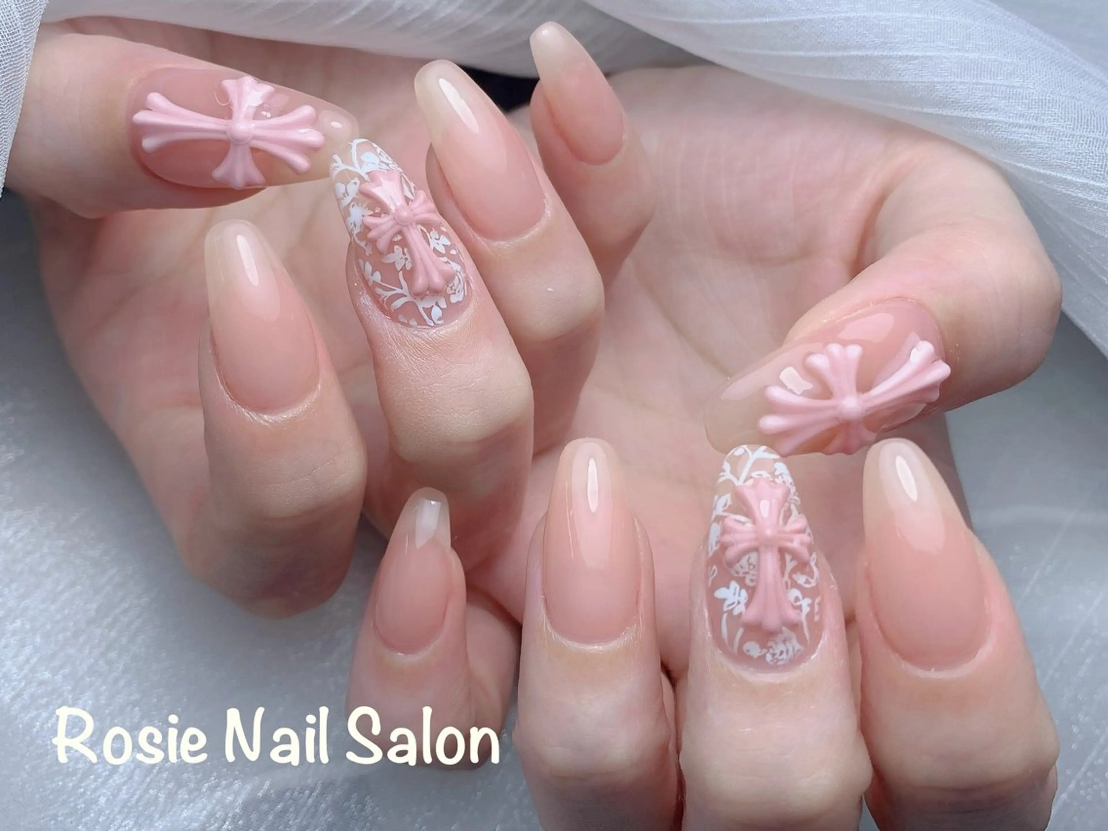 ミディアム Rosie Nail サロン南越谷のネイルデザイン