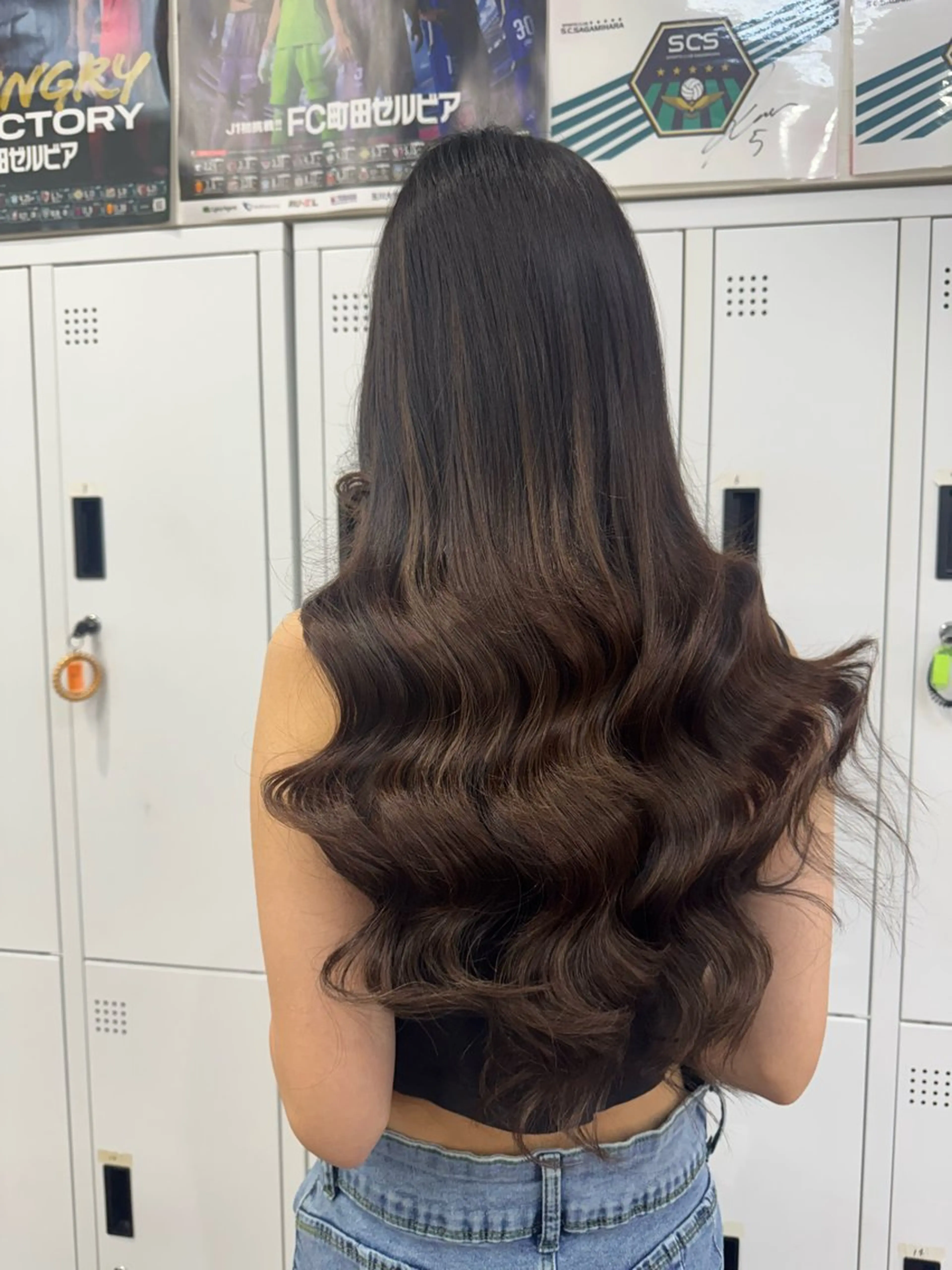 ロング apollo 横浜所属・横浜🦋ハイトーン 🫐耳つぼジュエリーのヘアスタイル