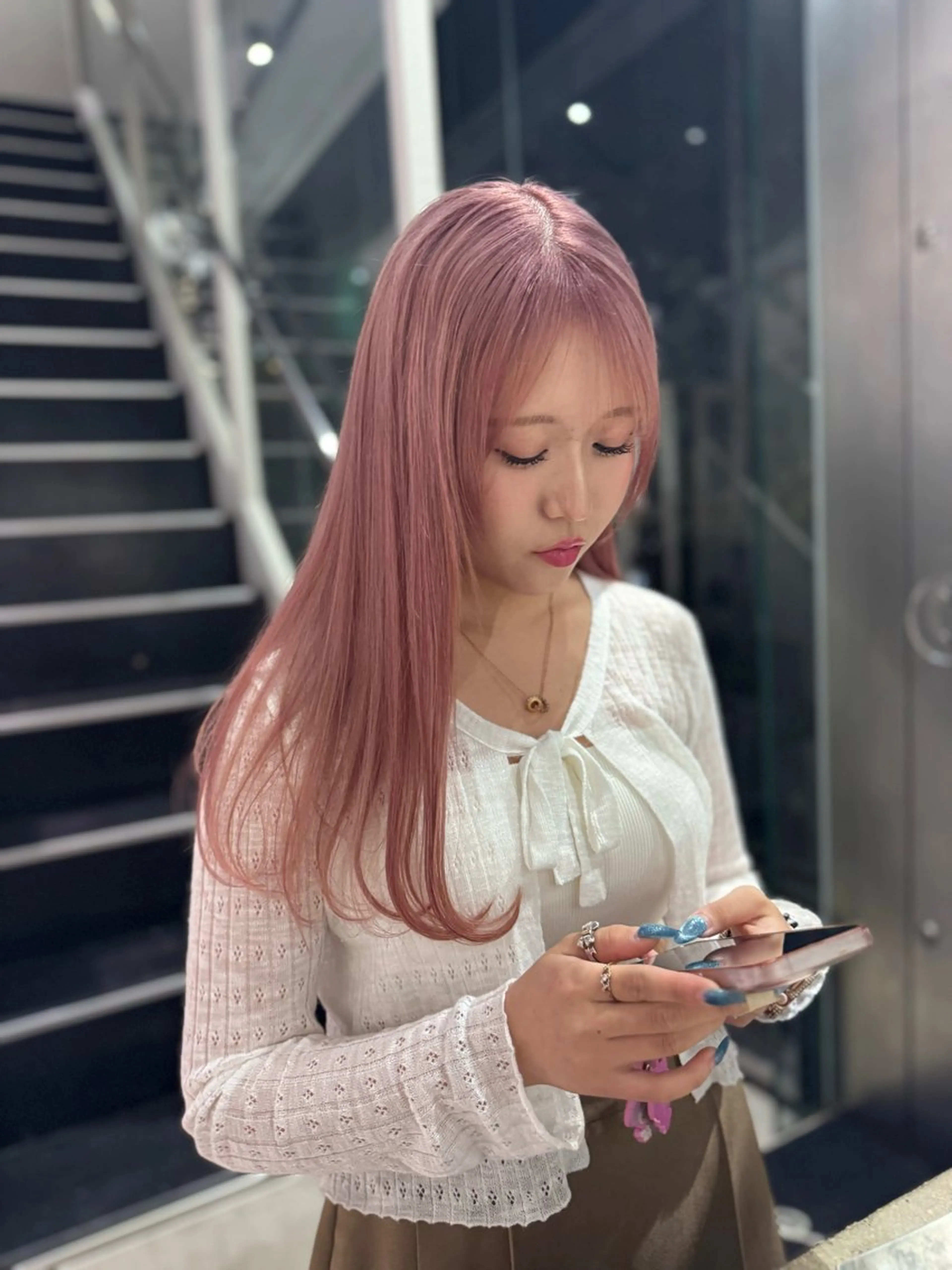 ロング カラー ブリーチ ピンクカラー ヘアカラー トリートメント mao/天神ブリーチ ハイトーンカラーのヘアスタイル