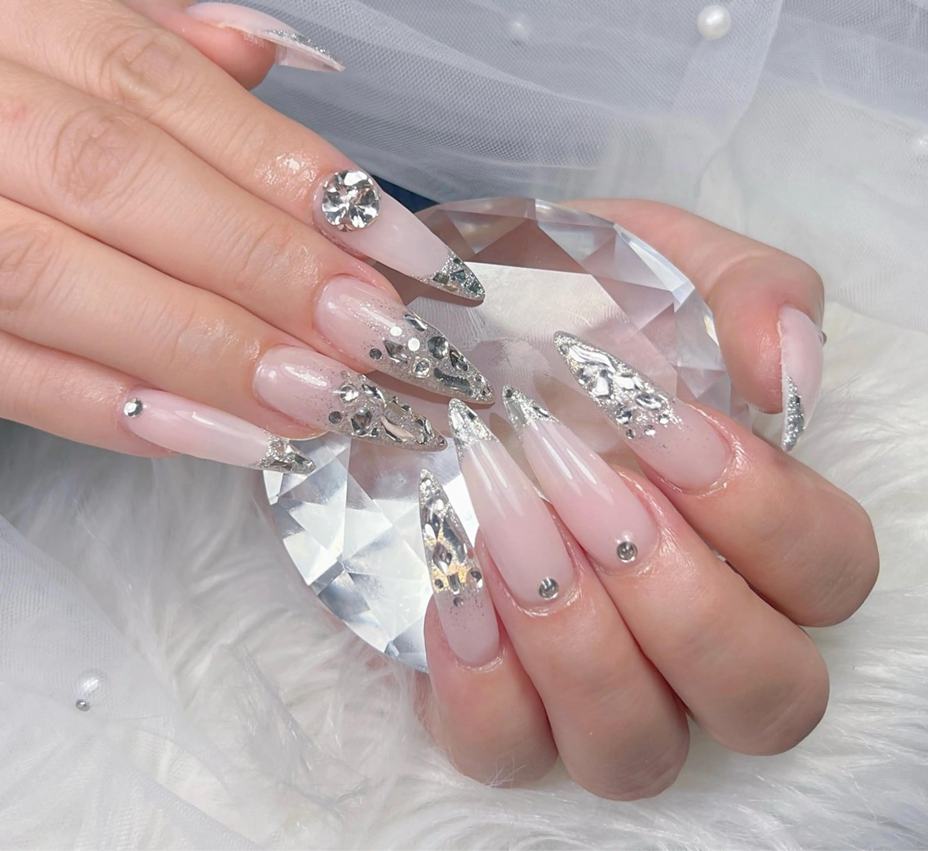 ネイル アートネイル オーロラネイル チークネイル 長さ出し フットネイル ハンドネイル フットネイル ハンドケア Noiranail_ studio川越西口のネイルデザイン