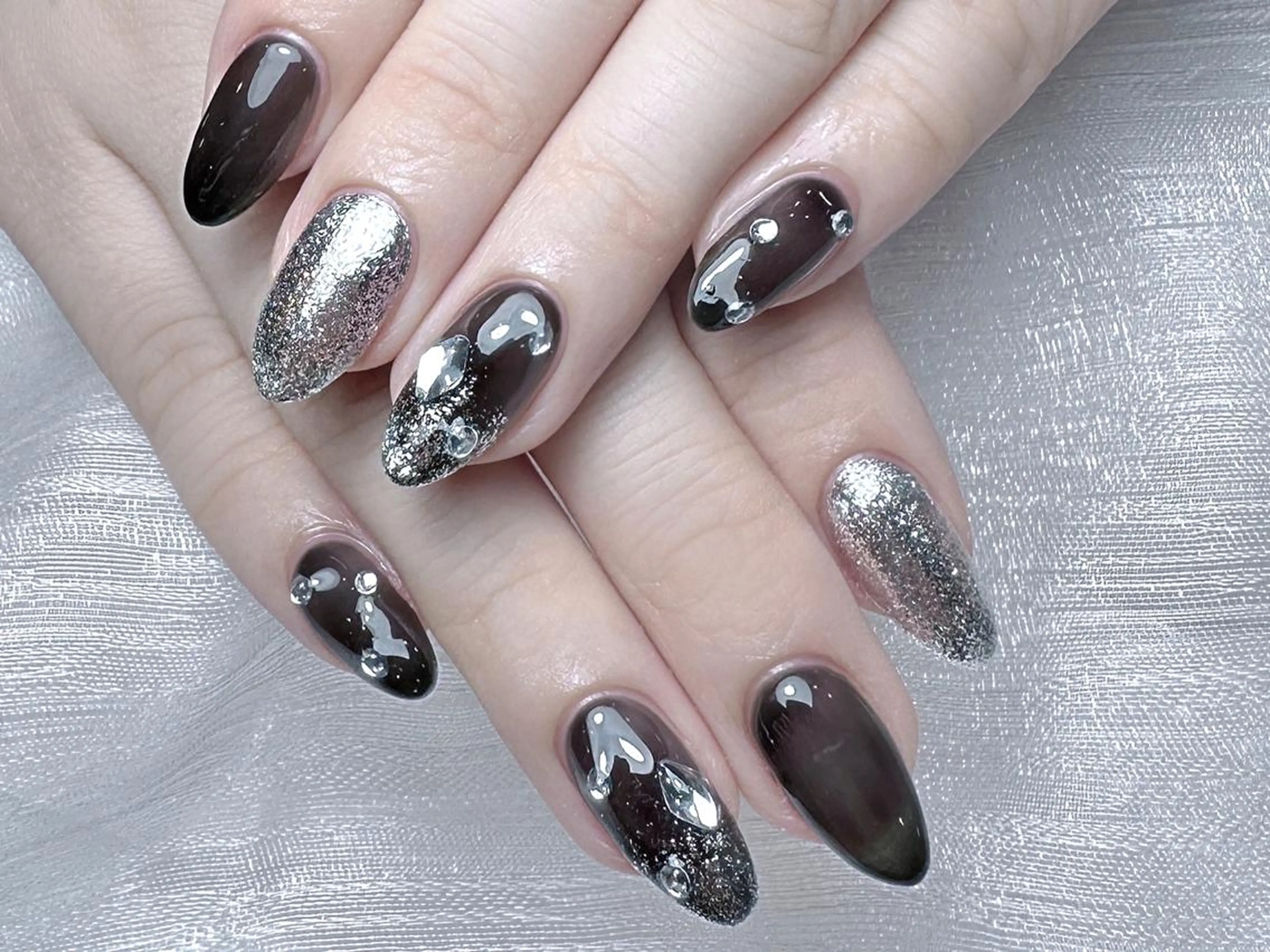 ネイル Elegant beautyシュルイのネイルデザイン