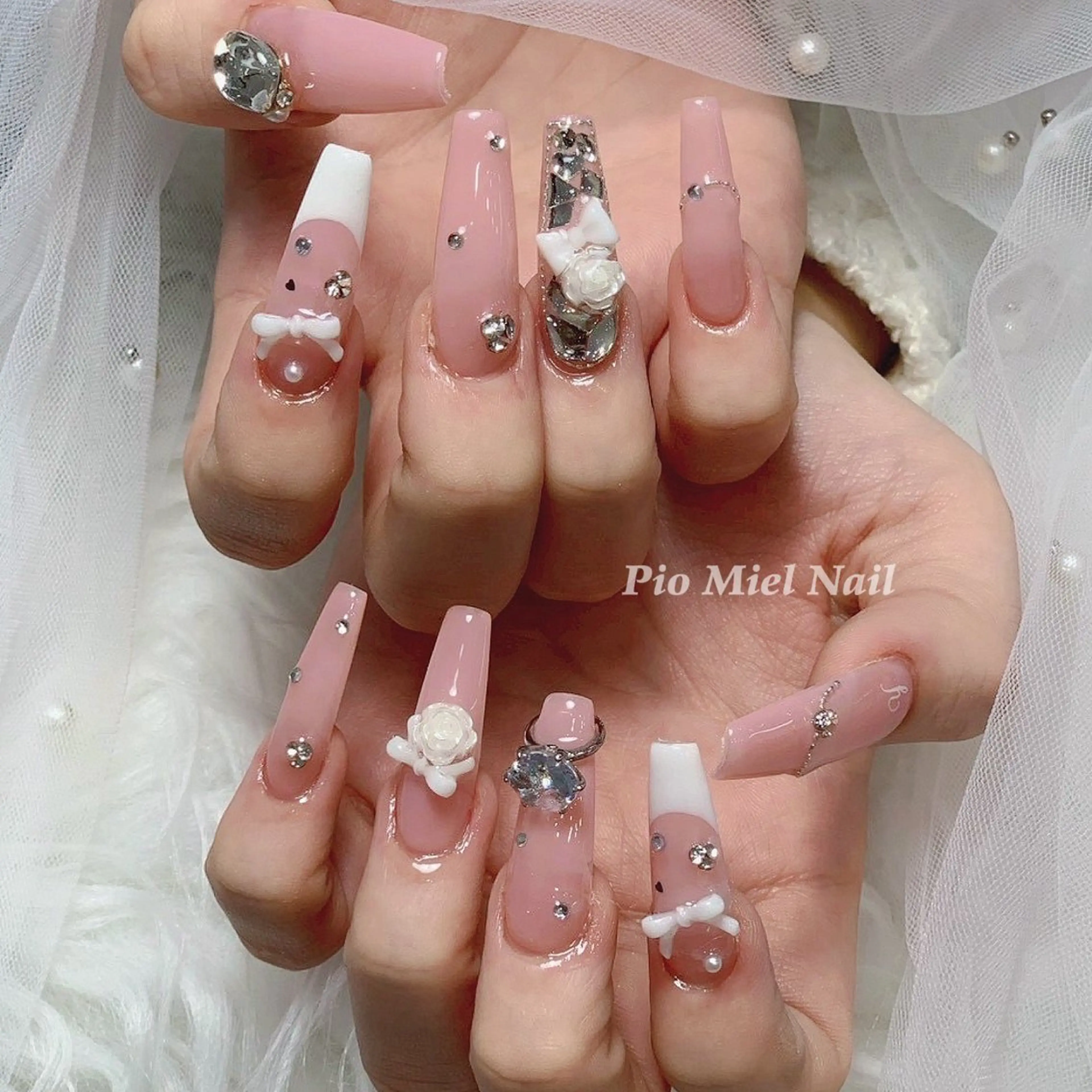 ネイル フレンチネイル ガーリー ロングネイル ピンク リボン ハンドネイル momo 長さだしのネイルデザイン