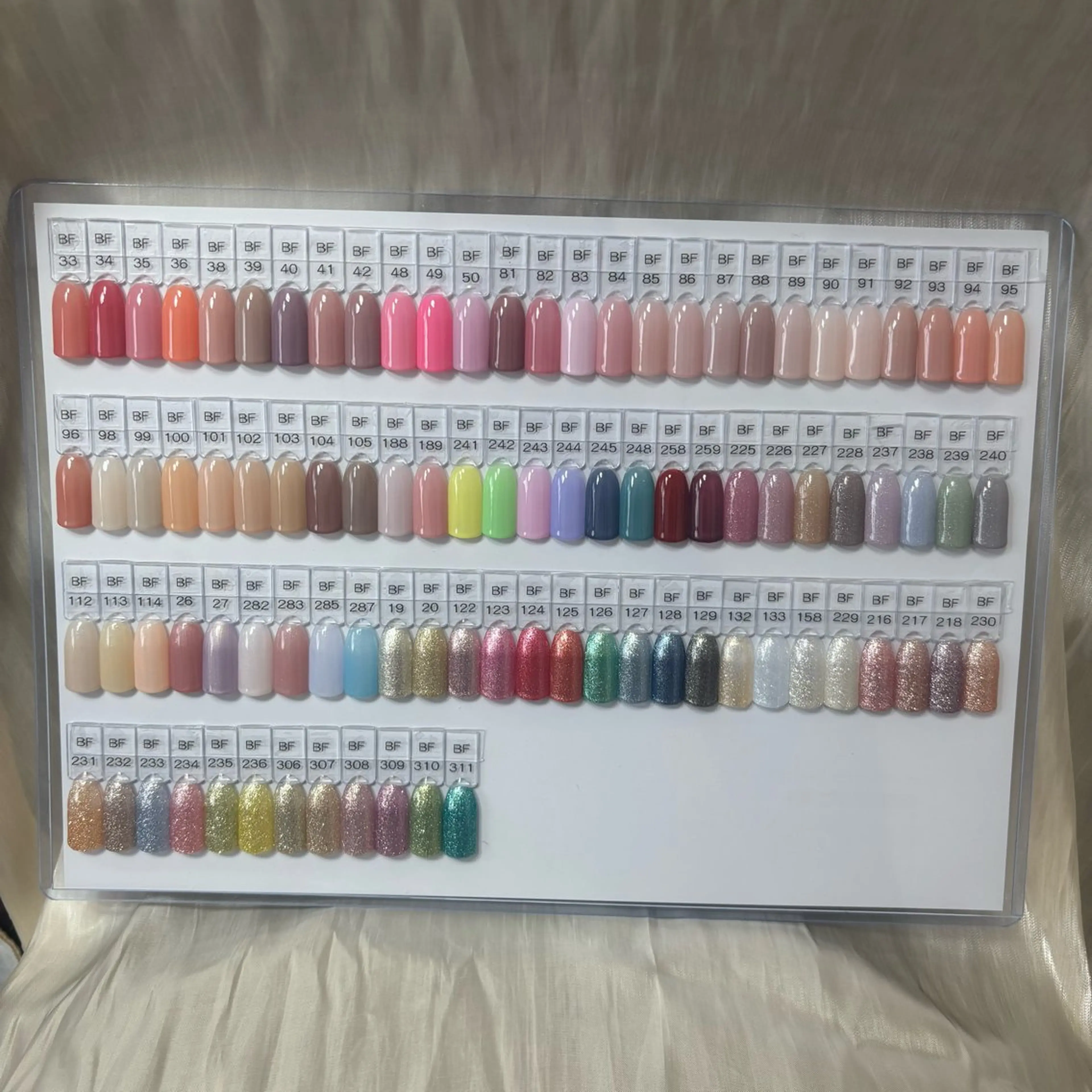 ネイル nailroom DIASOMNIAのネイルデザイン