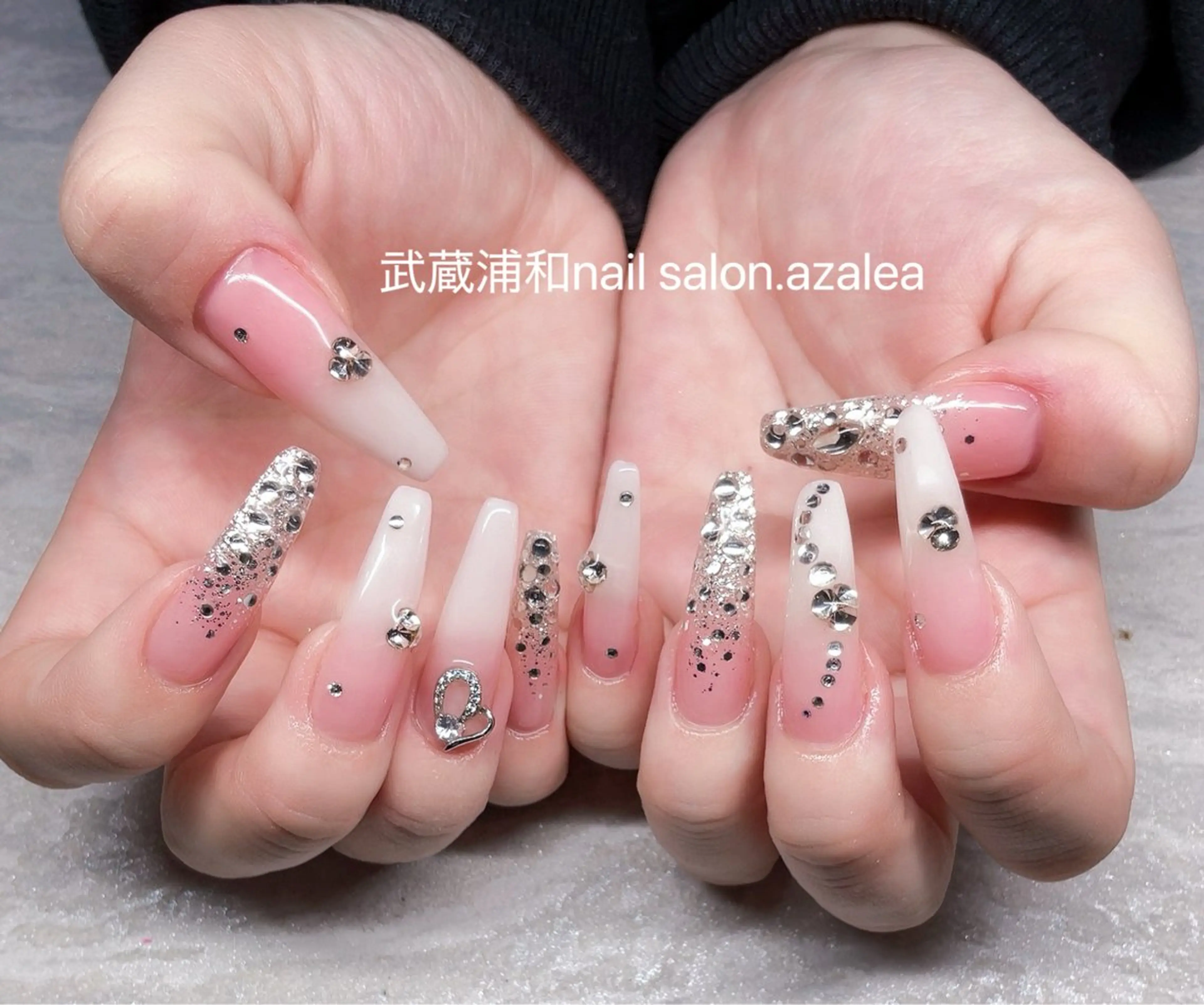 ネイル ハンドネイル R inのネイルデザイン