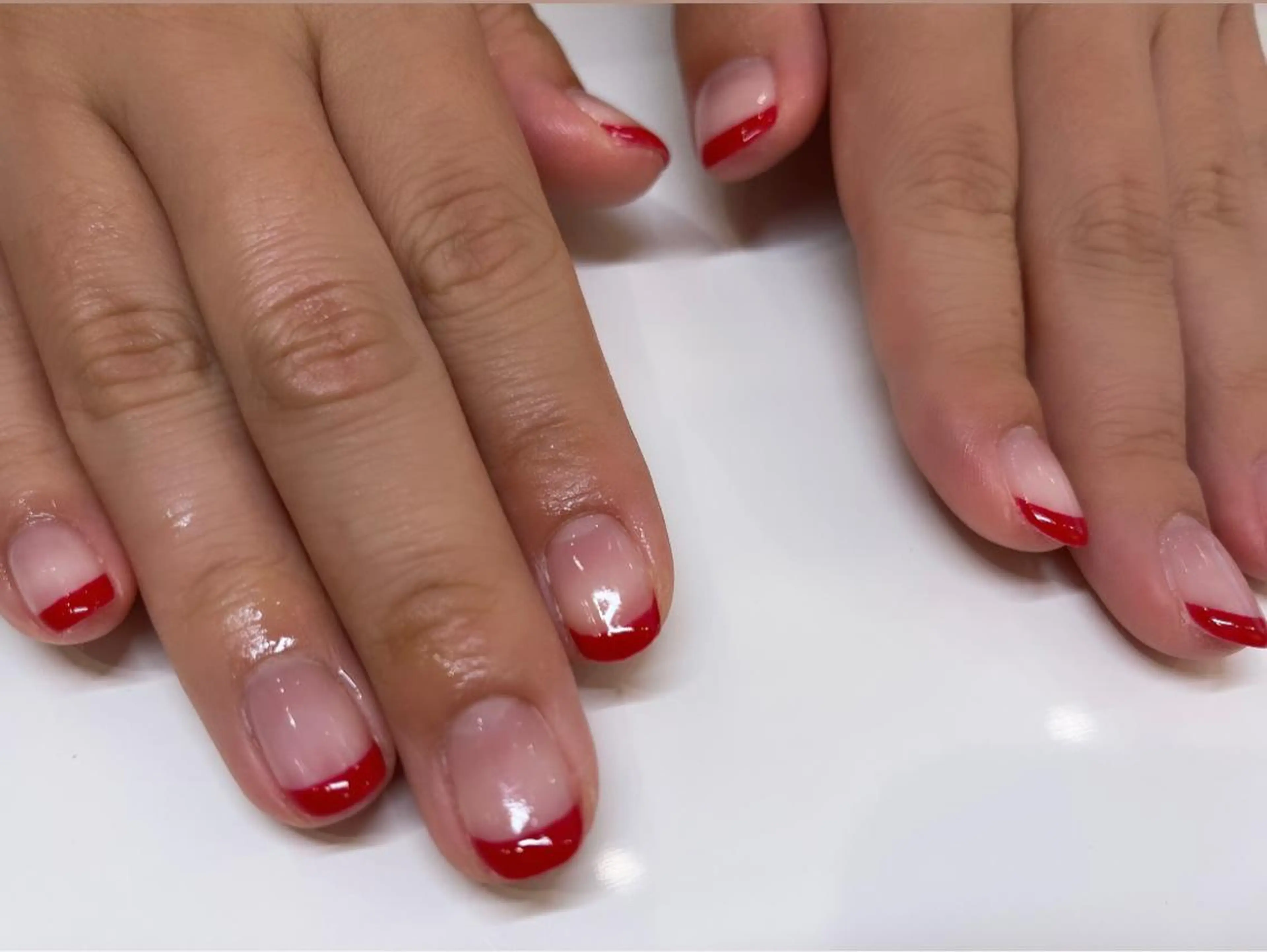 ネイル フレンチネイル 赤色 ハンドネイル 山本 杏香のネイルデザイン