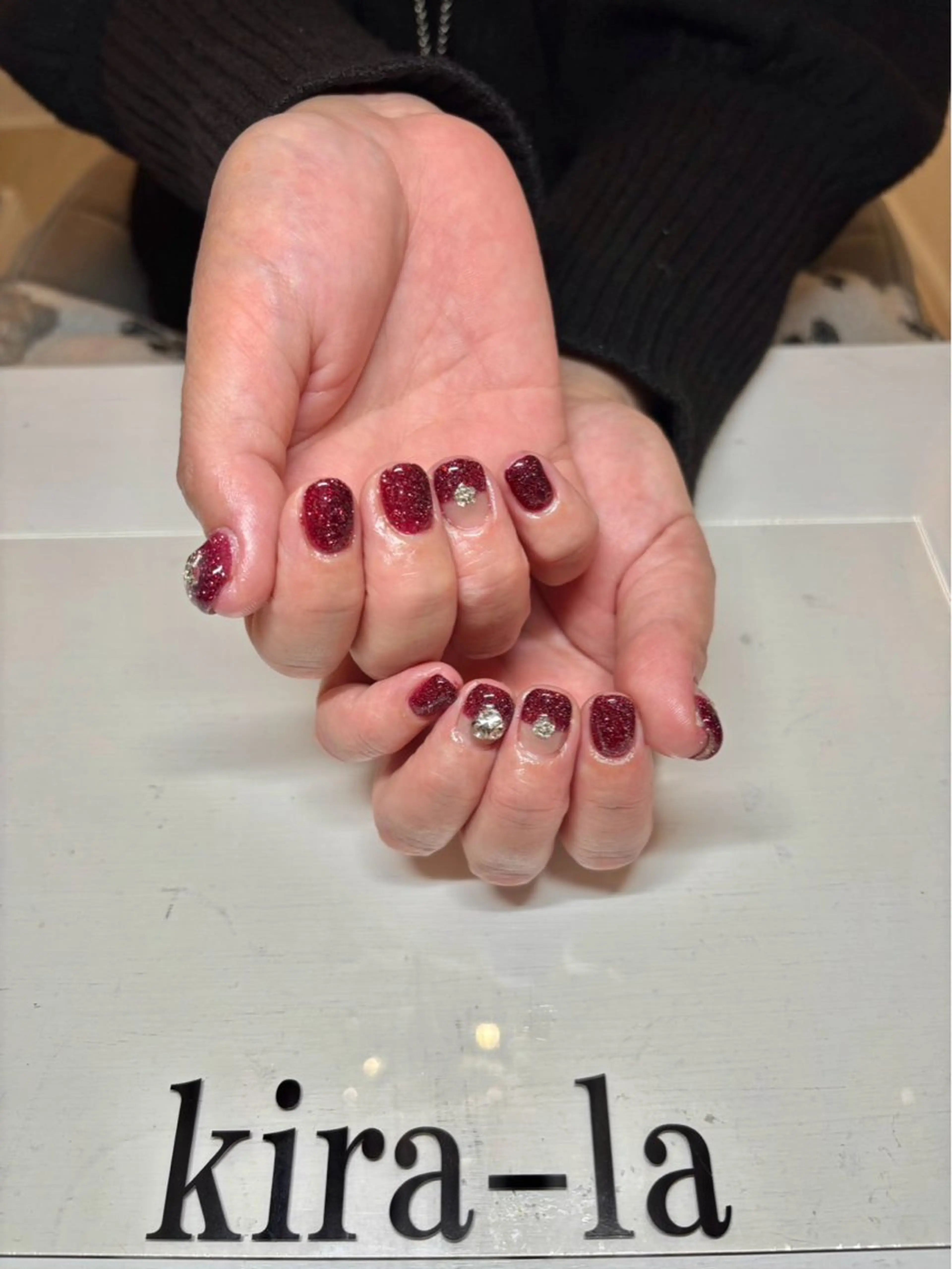 ネイル アートネイル ボルドー ストーンネイル kira-la キララ･:*..のネイルデザイン