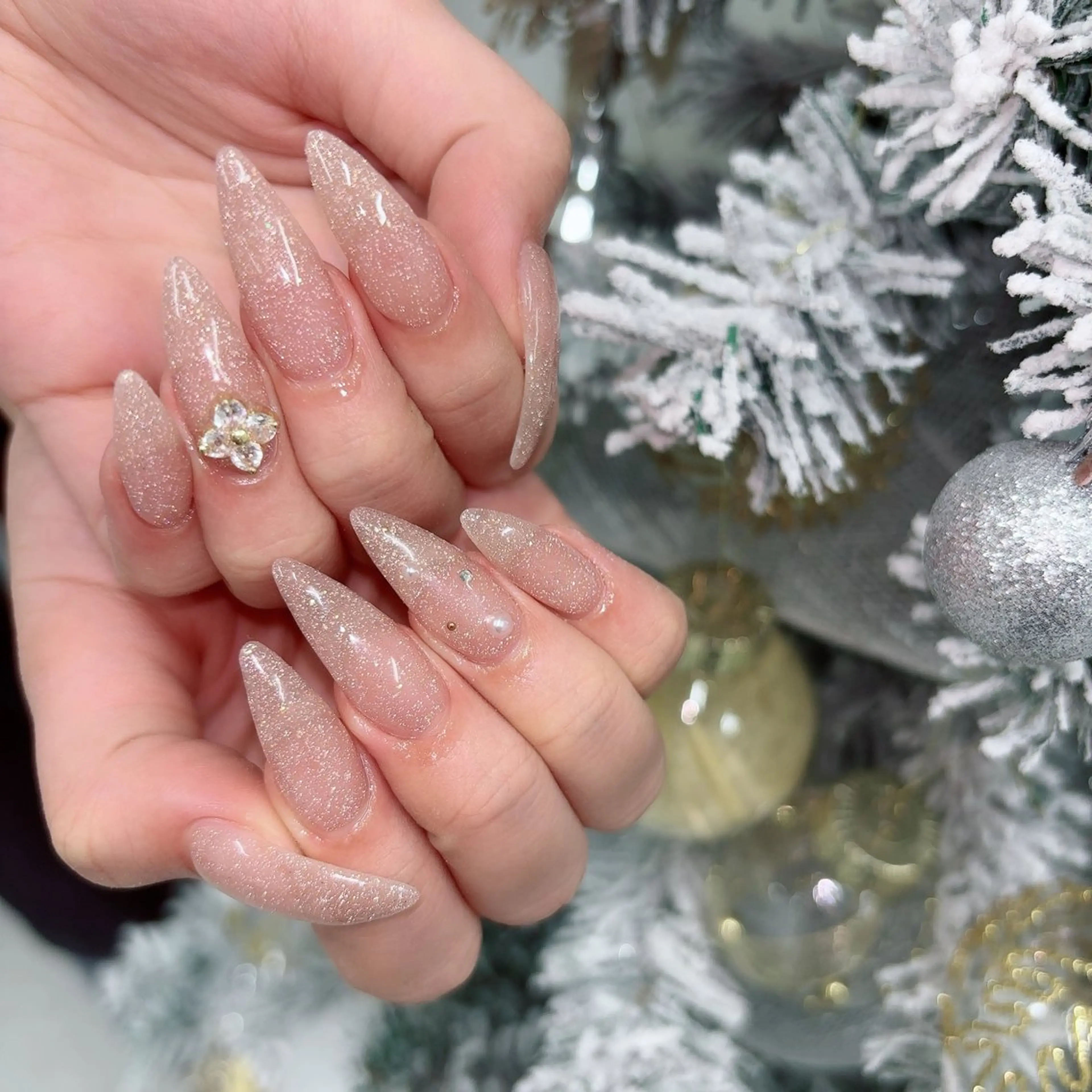 ネイル オーロラネイル フットネイル フレンチネイル ガラスフレンチ 氷ネイル・うるうるネイル ハンドネイル Lance nailのネイルデザイン