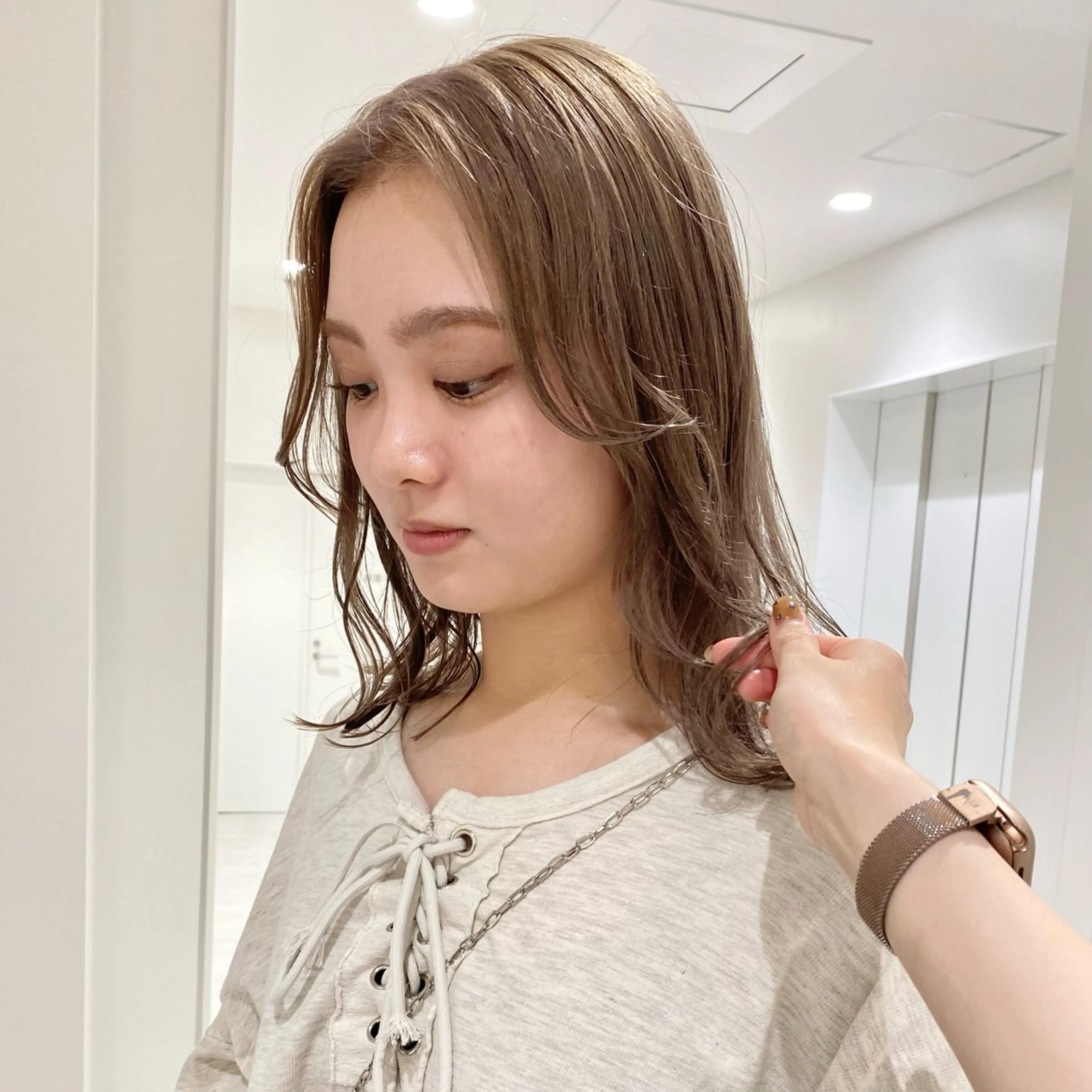 ミディアム カラー ミディアムパーマ ベージュカラー ブリーチ ダブルカラー グレージュ ヘアカラー ベージュ/アレンジ /横浜/杉本千夏のヘアスタイル