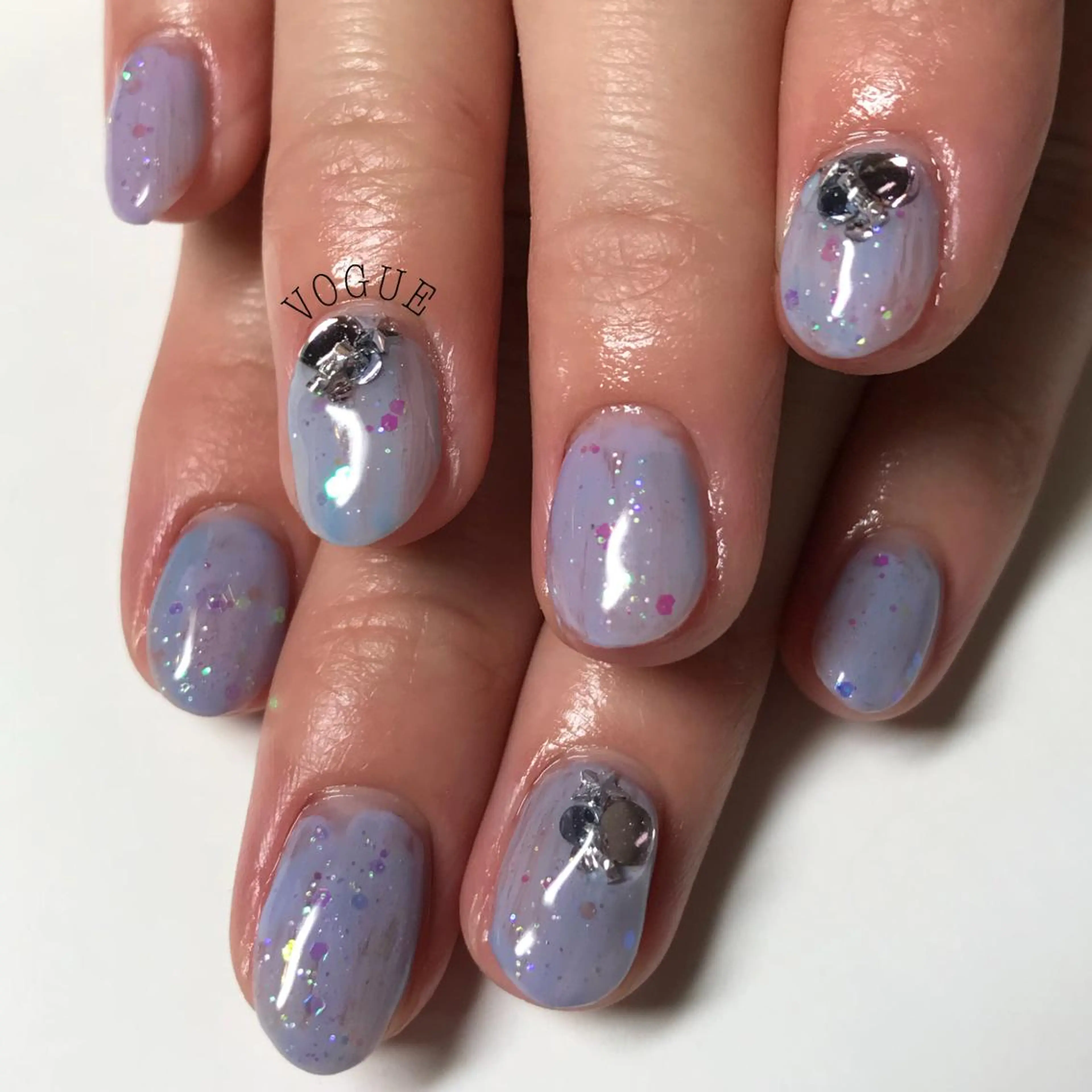 ネイル クリアネイル ニュアンスネイル ワンカラーネイル ストーンネイル ハンドネイル VOGUE ×SWANのネイルデザイン