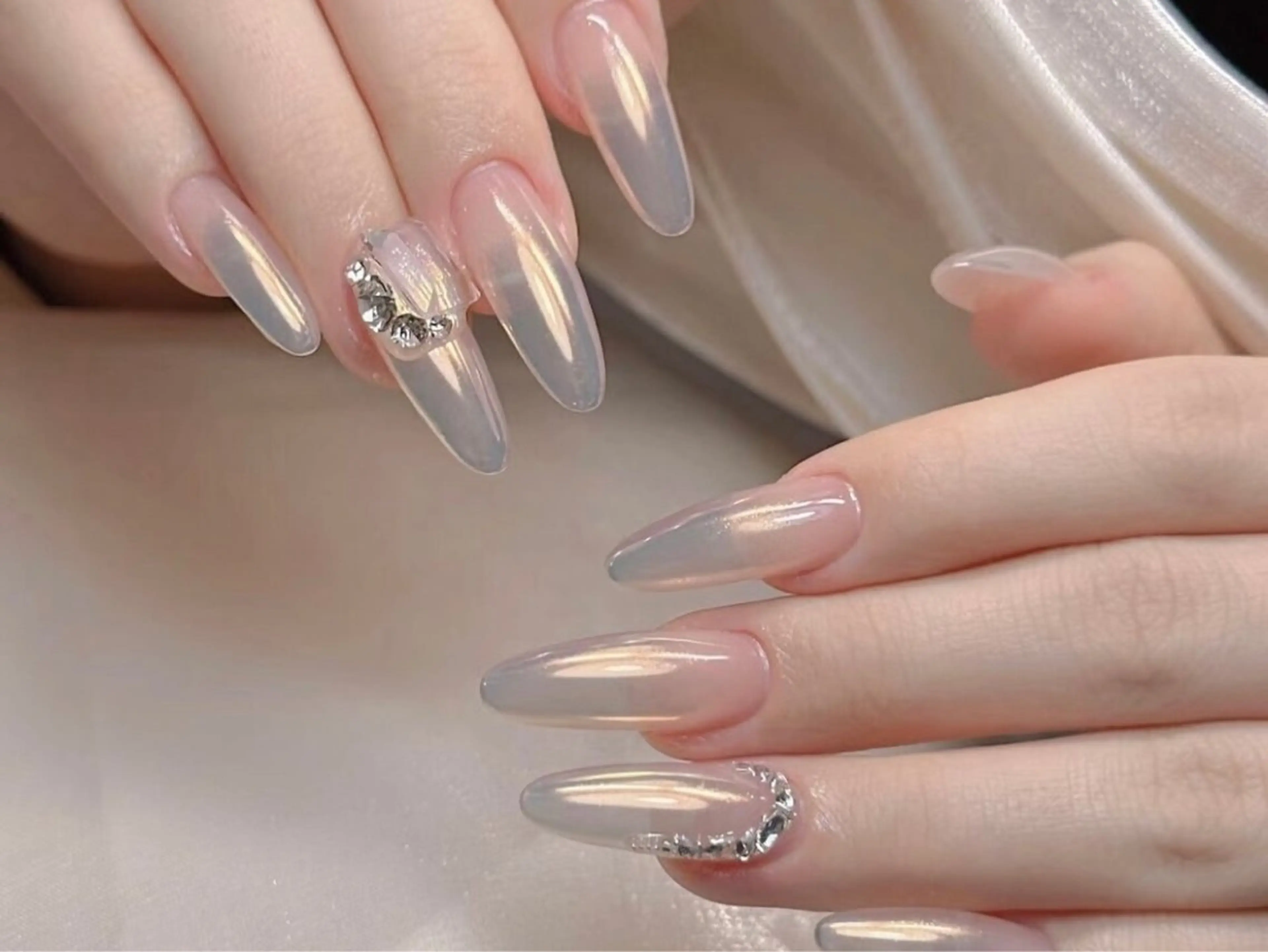 ネイル オーロラネイル チークネイル 長さ出し フットネイル フレンチネイル ハンドネイル ハンドケア lily nailのネイルデザイン