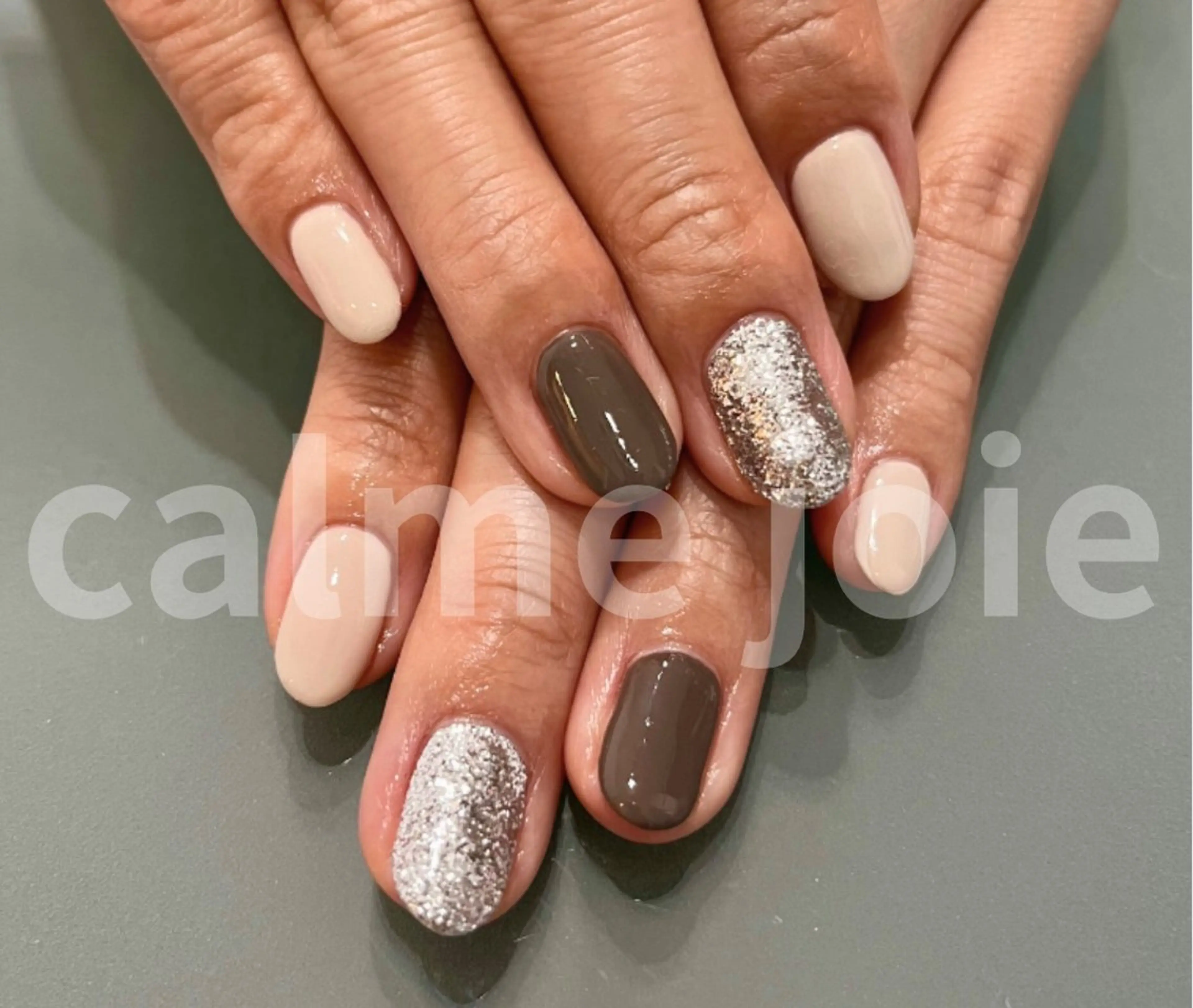 ネイル ワンカラーネイル calme joieのマツエク・マツパデザイン