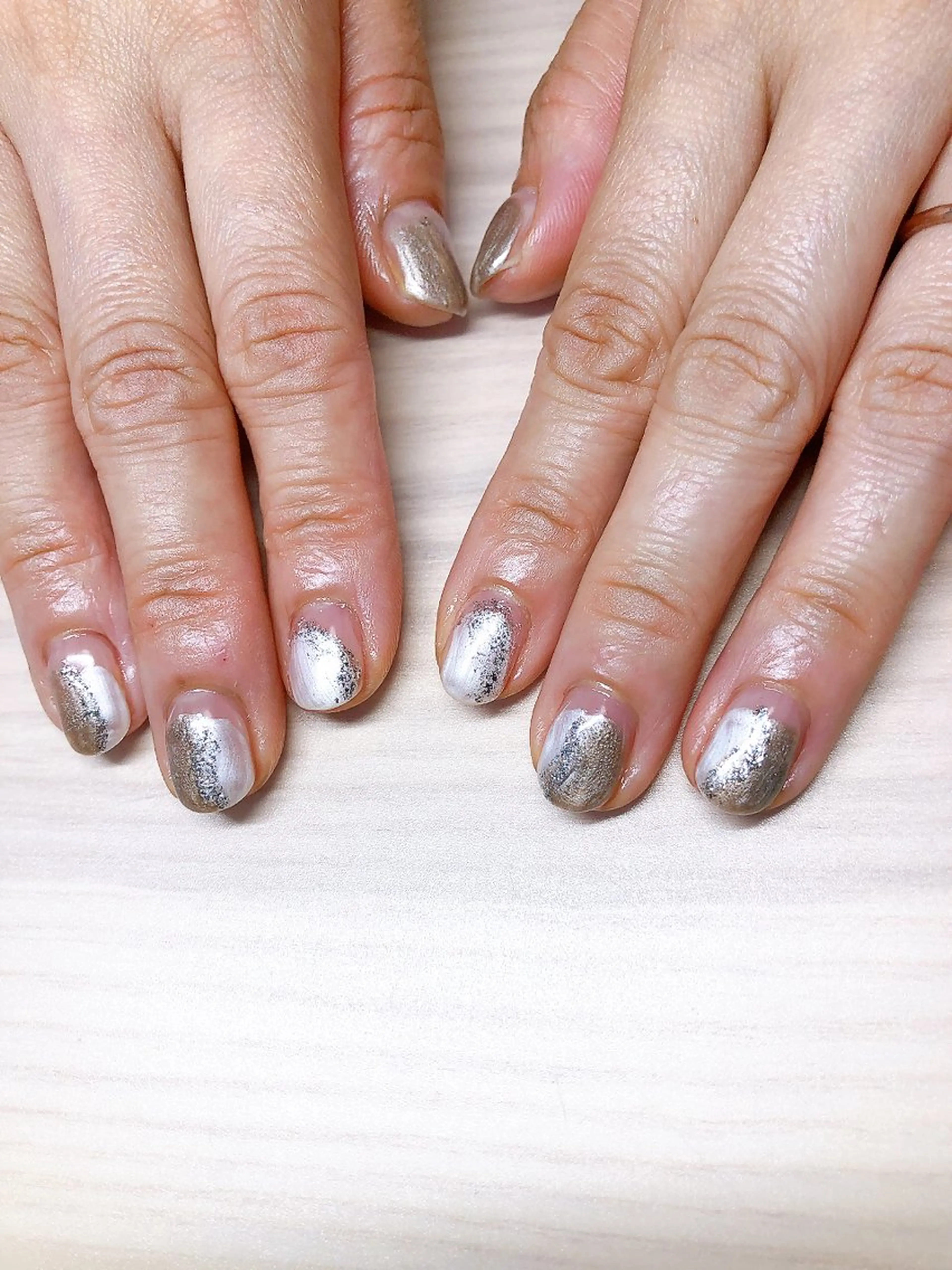 ネイル ニュアンスネイル デ・アイム「nail salon MIMIPARUN」所属・ナリス化粧品 MIMIPARUNのネイルデザイン