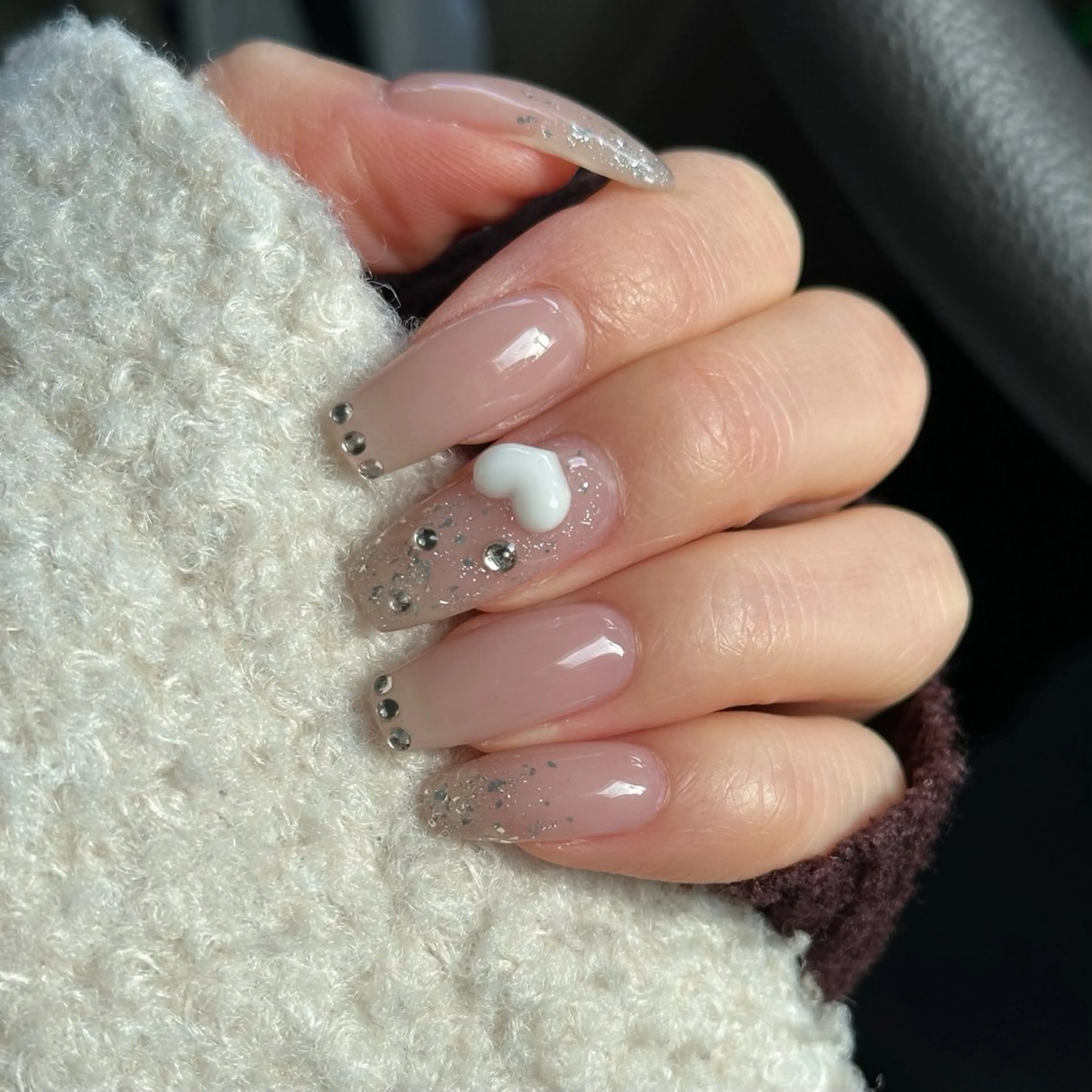 ネイル ワンカラーネイル ストーンネイル ハンドネイル ラルゴ所属・Largo ラルゴのネイルデザイン